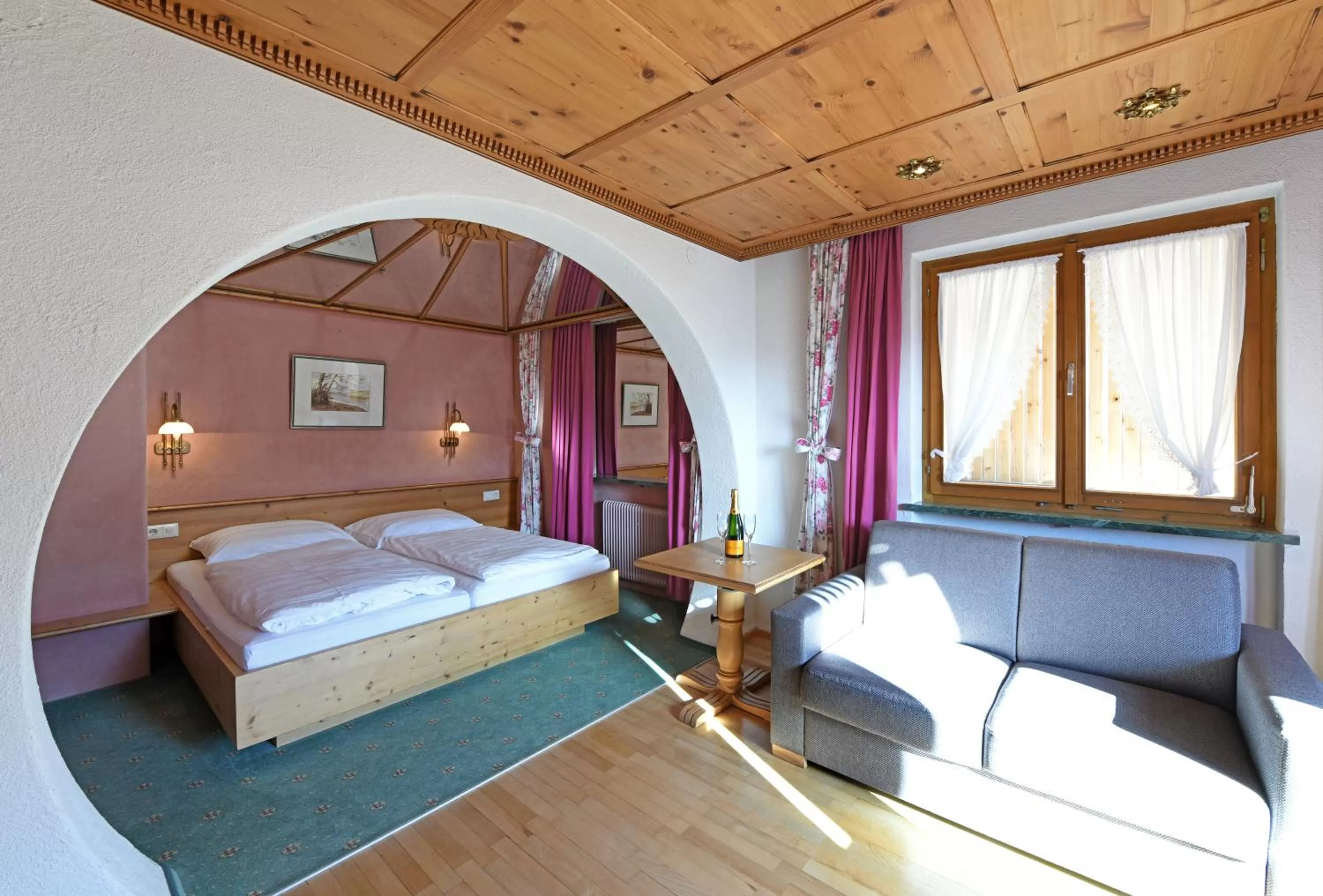 Photo of the whole room in St Hubertus BnB