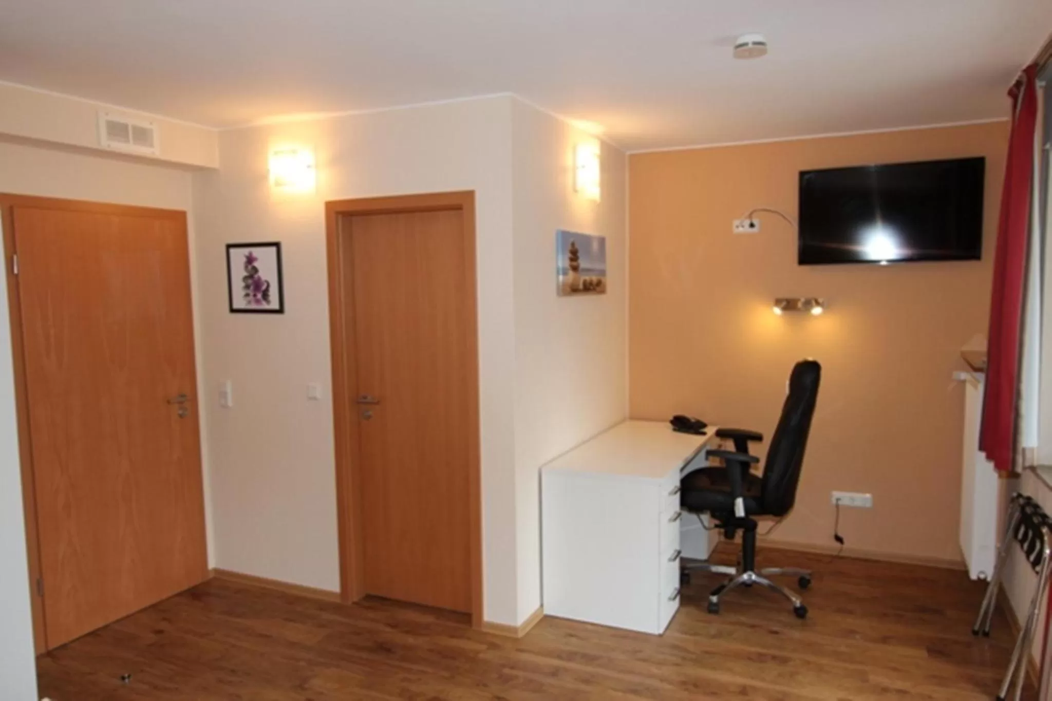 TV and multimedia, TV/Entertainment Center in Hotel Landgasthof Zur Alten Scheune