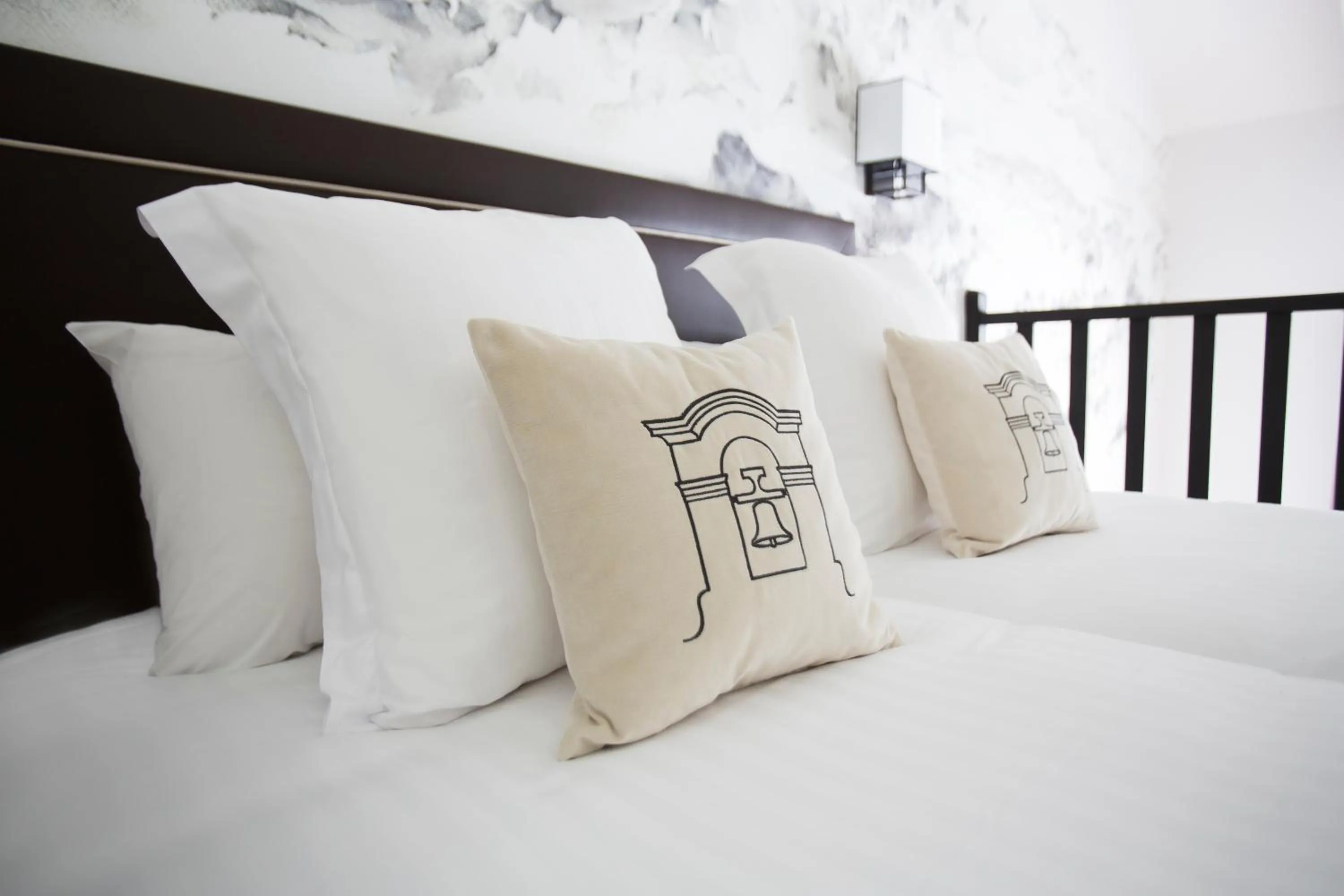 Bed in College des Doctrinaires, Hôtel, Résidence et SPA