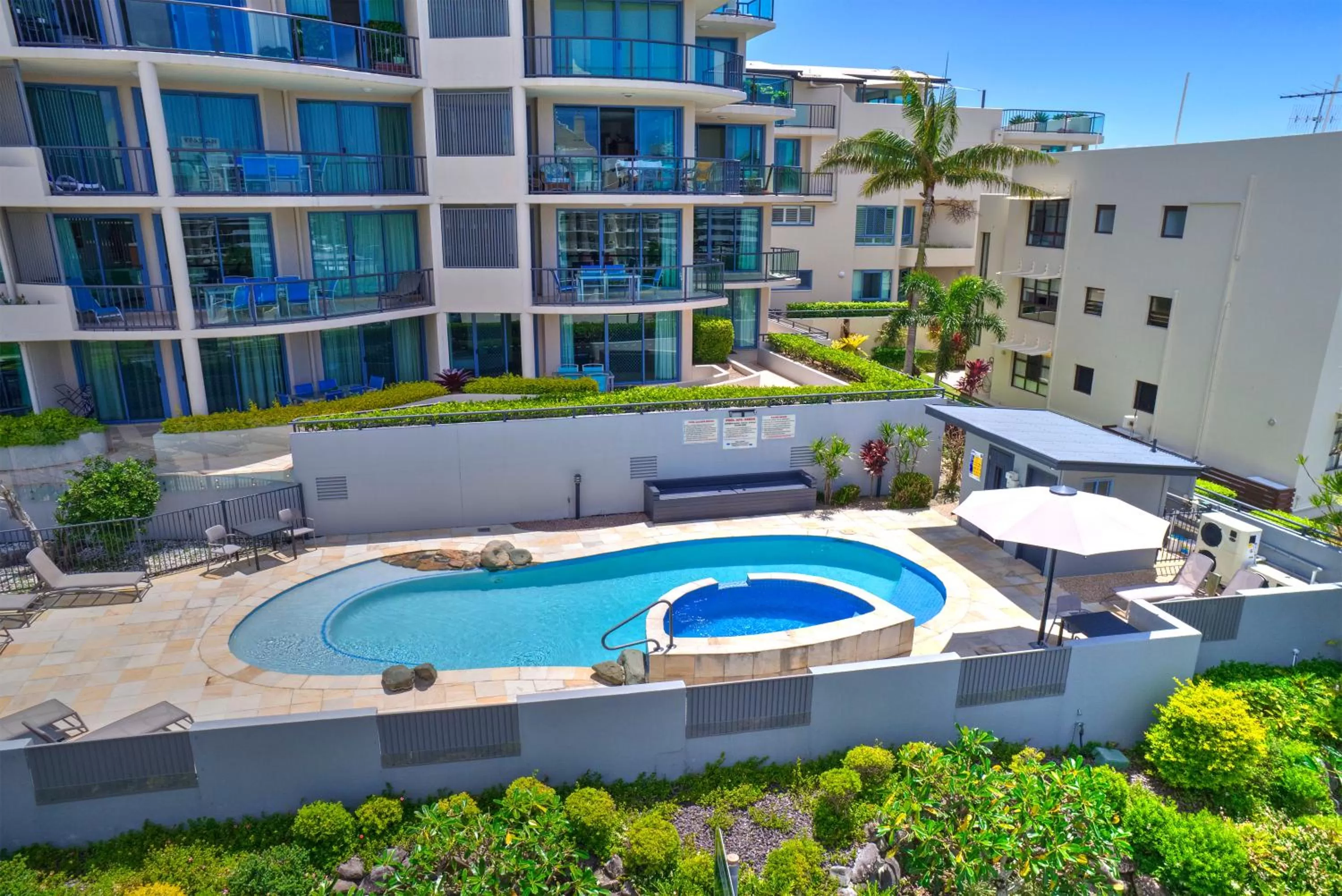 Pool view in Alexandra on the Pacific