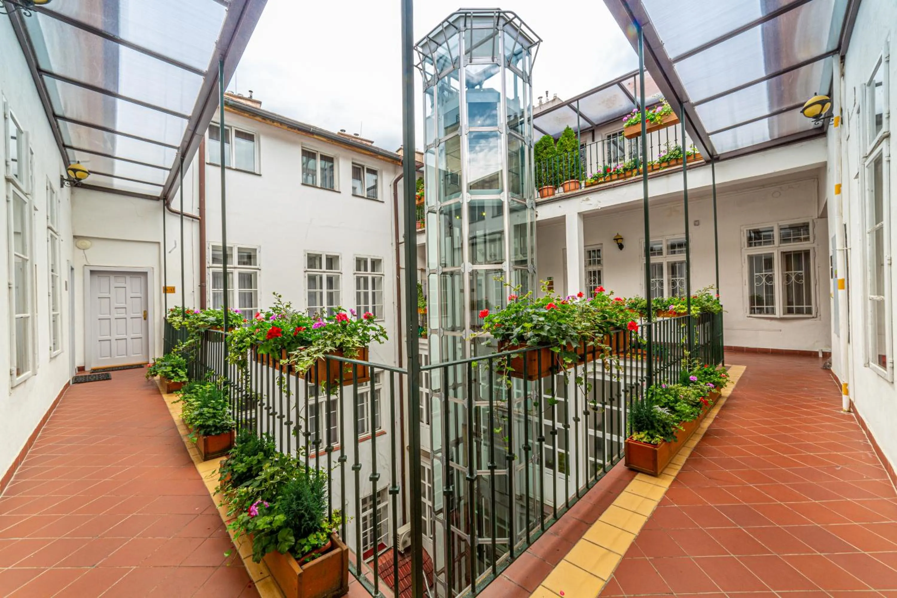 Facade/entrance in Hotel Salvator