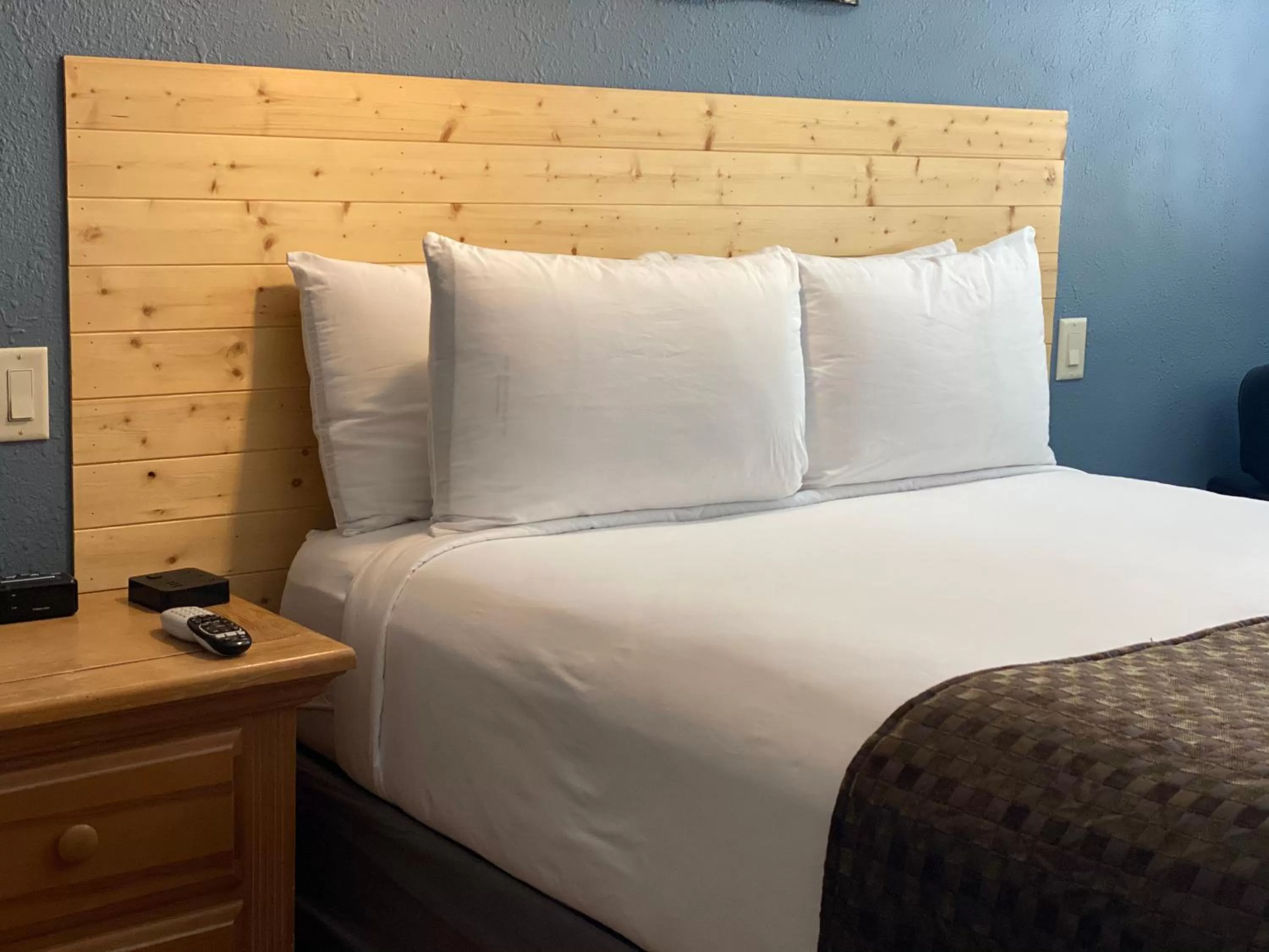 Bedroom, Bed in Timber Ridge Lodge Ouray