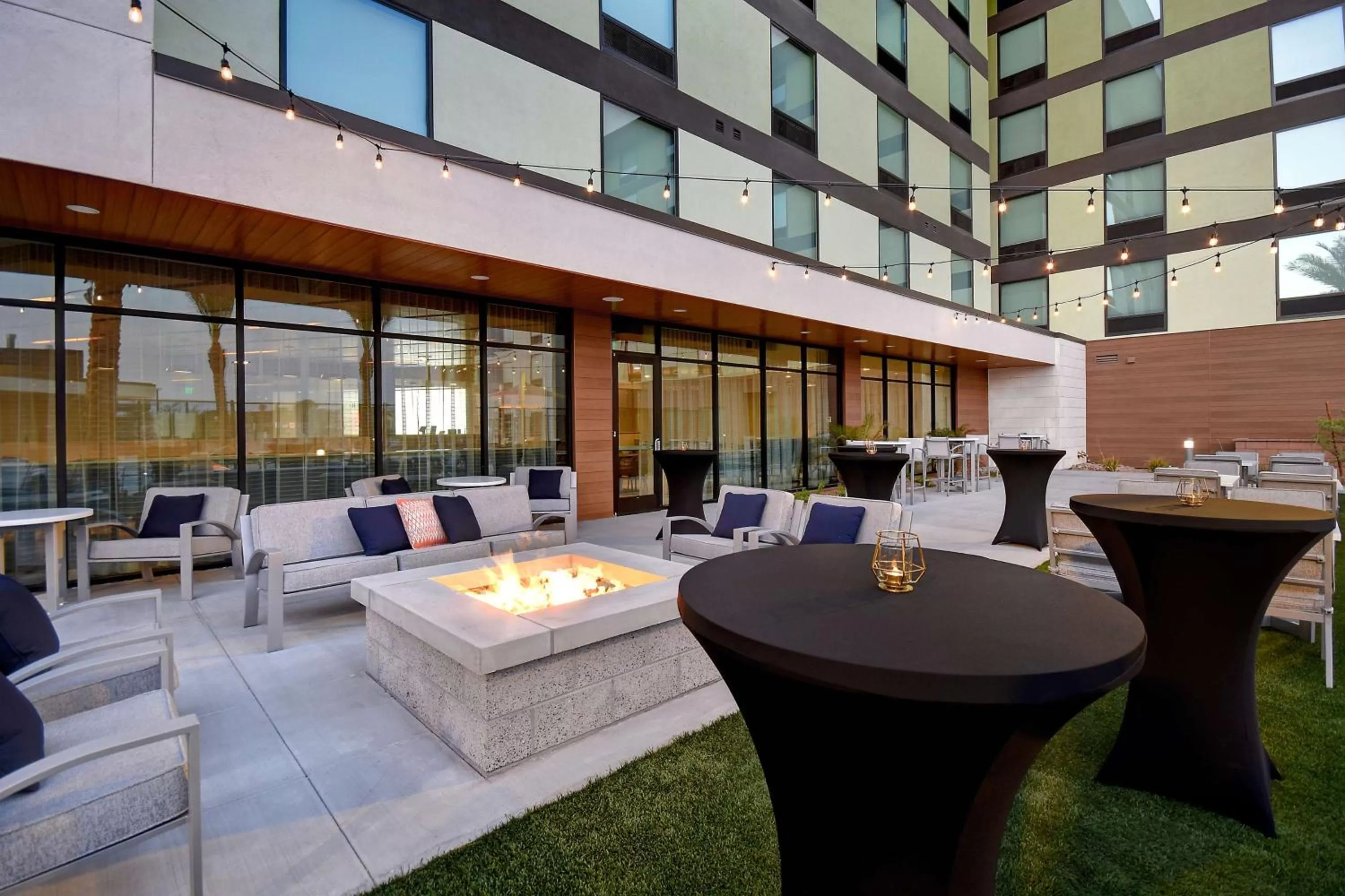 Property building in Home2 Suites by Hilton Las Vegas Convention Center - No Resort Fee