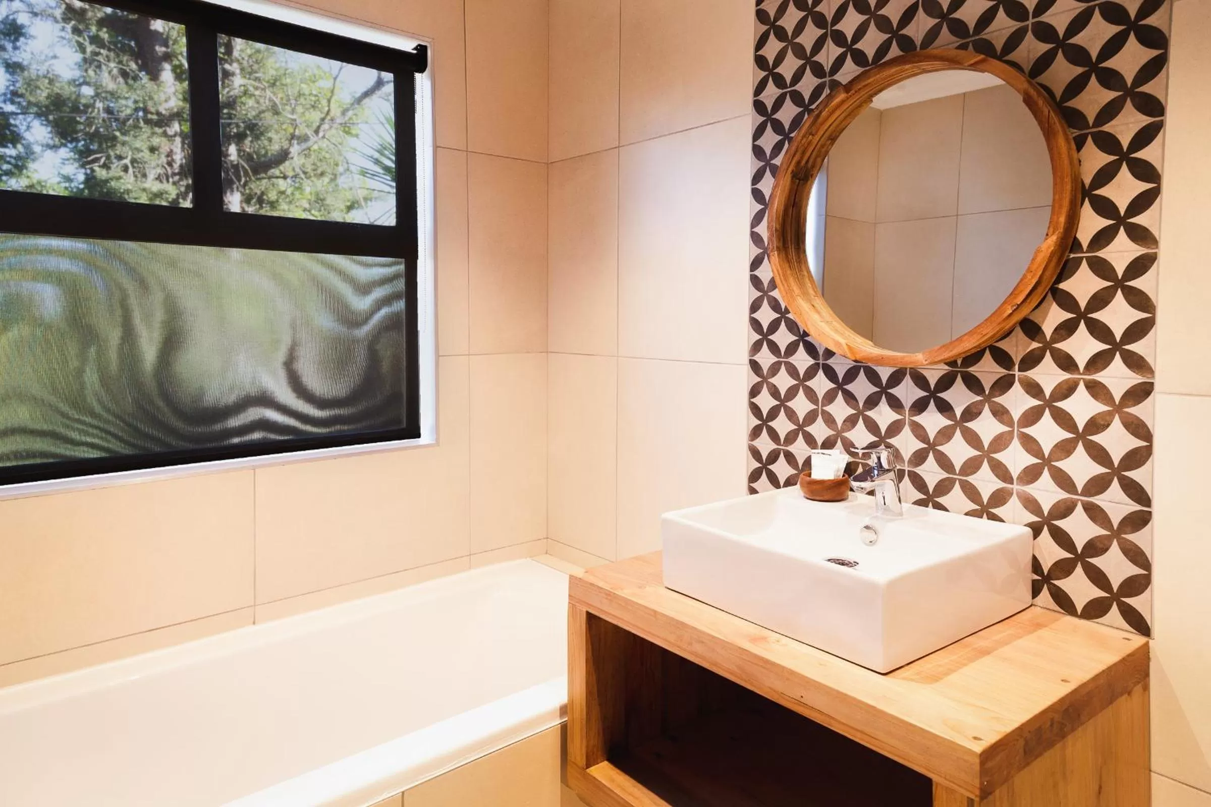 Bathroom in Loerie Guest Lodge