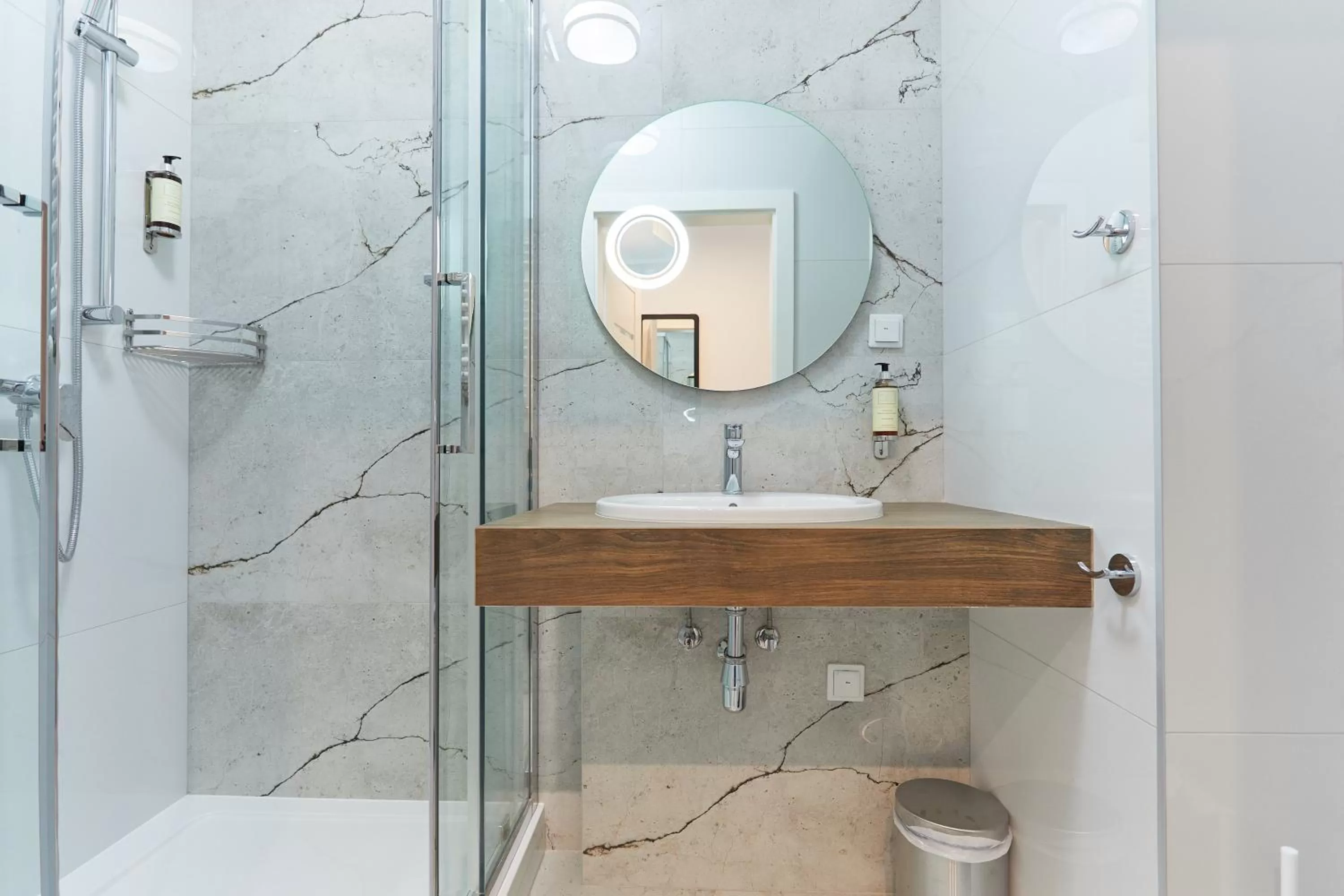 Shower in RAJSKA 3 by PI Apartments