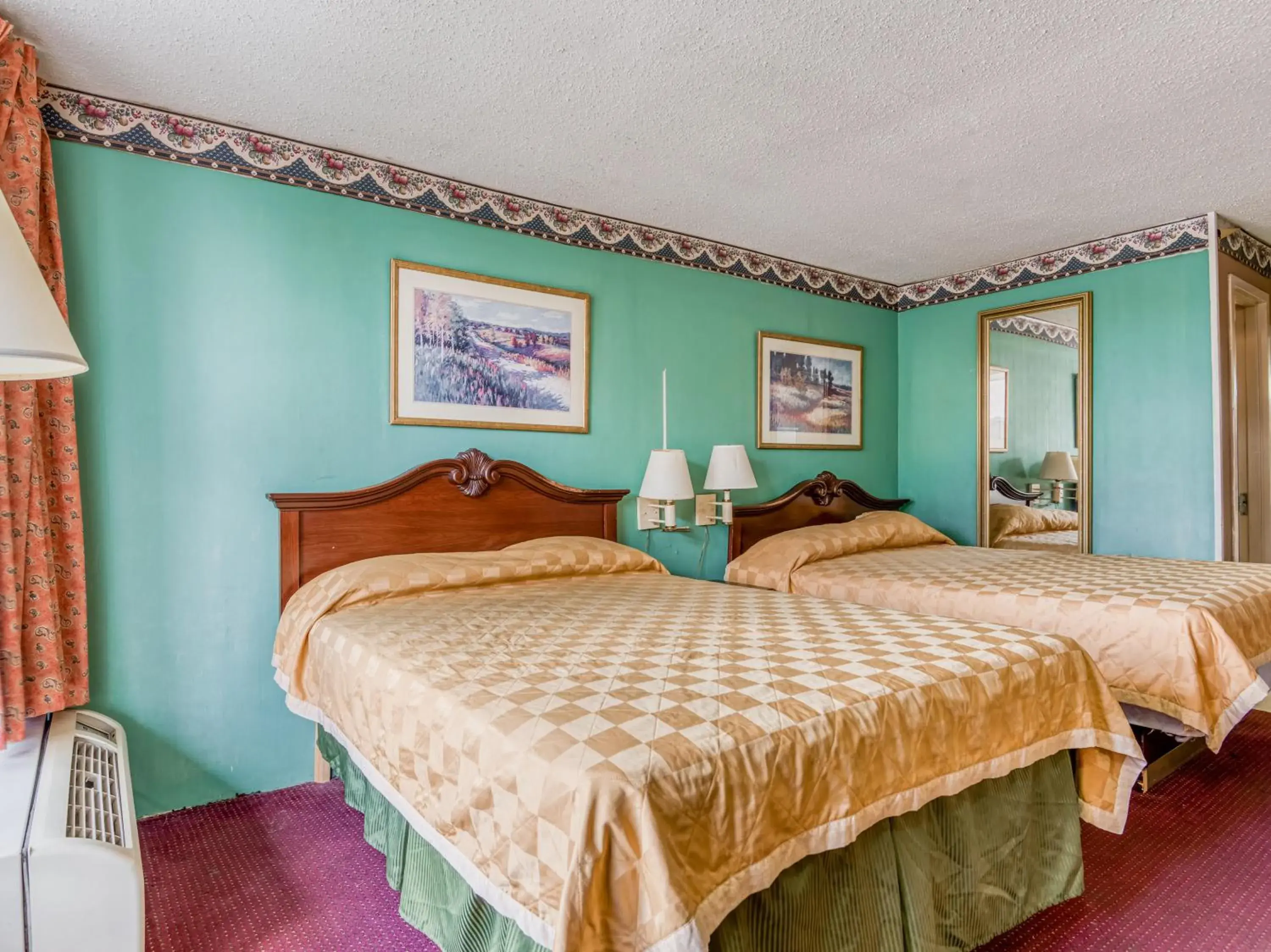 Queen Room with Two Queen Beds in OYO Hotel Jackson North I-55 Queen Room with Two Queen Beds in OYO Hotel Jackson North I-55