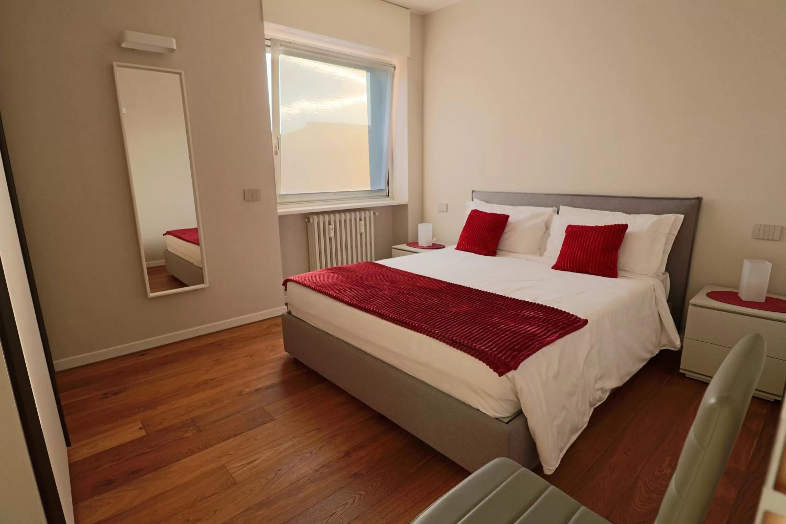 Photo of the whole room, Bed in Aparthotel Isola