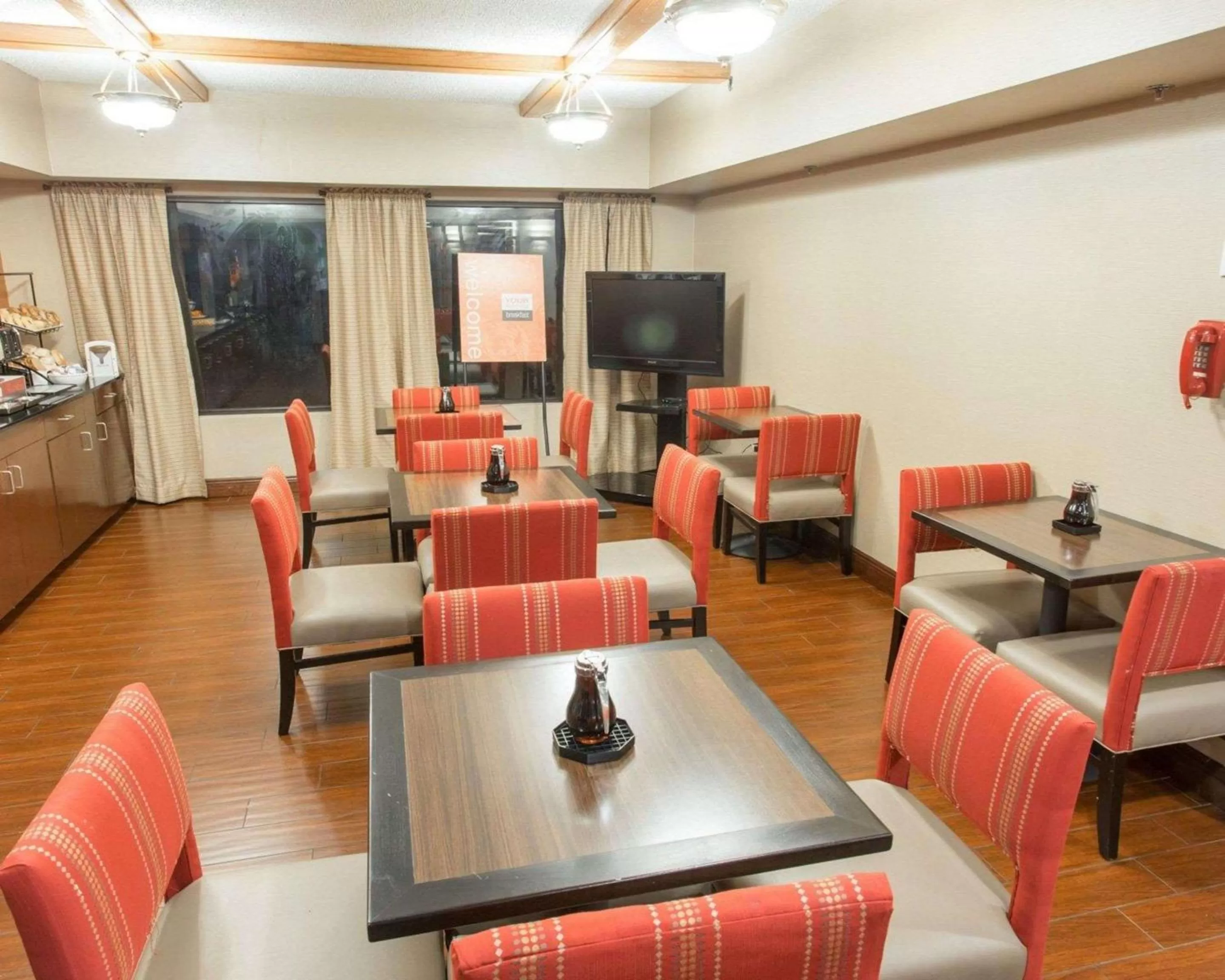 Restaurant/places to eat in Comfort Inn Hammond