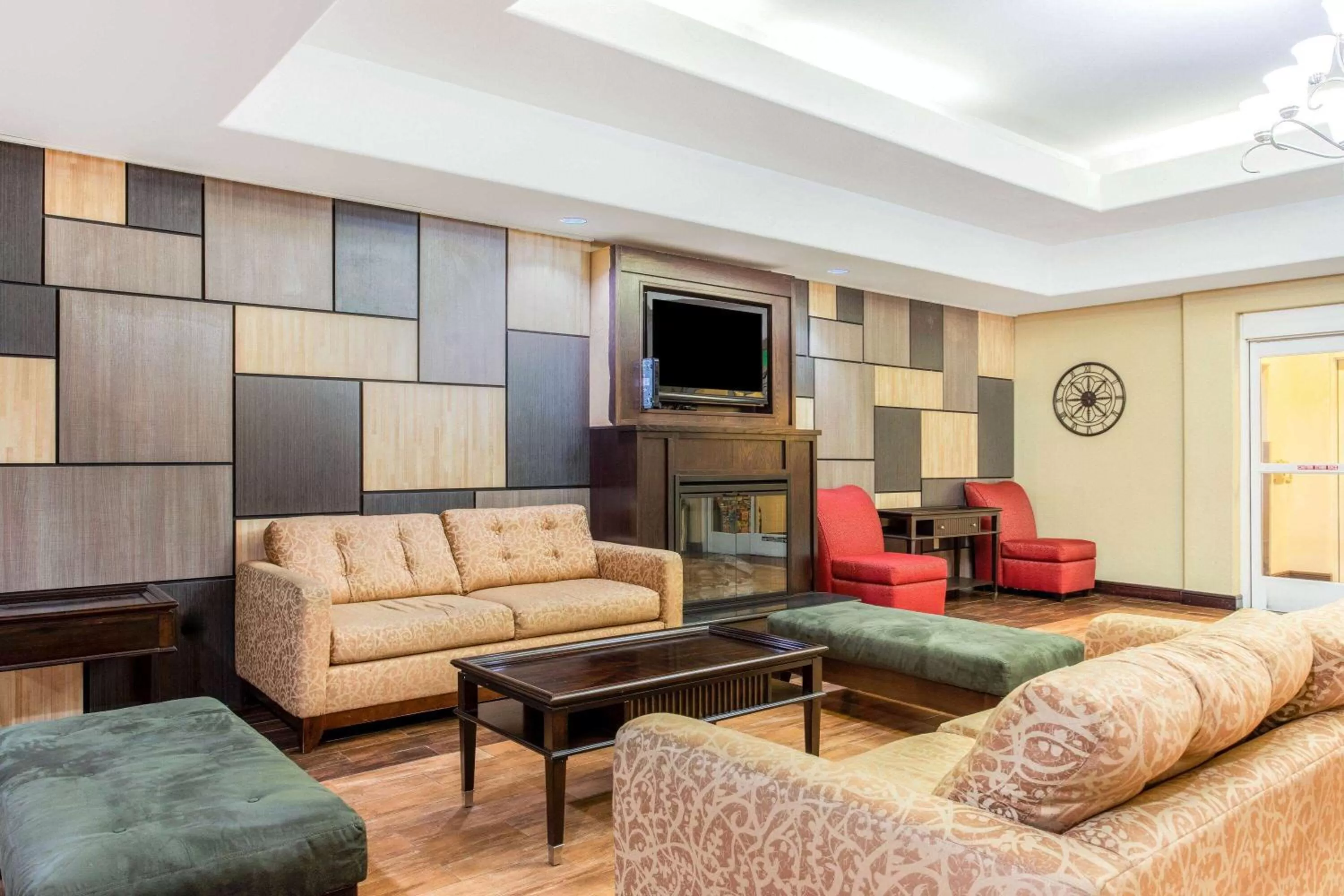 Lobby or reception in La Quinta by Wyndham Ennis