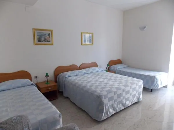 Bed in Green Park Hotel