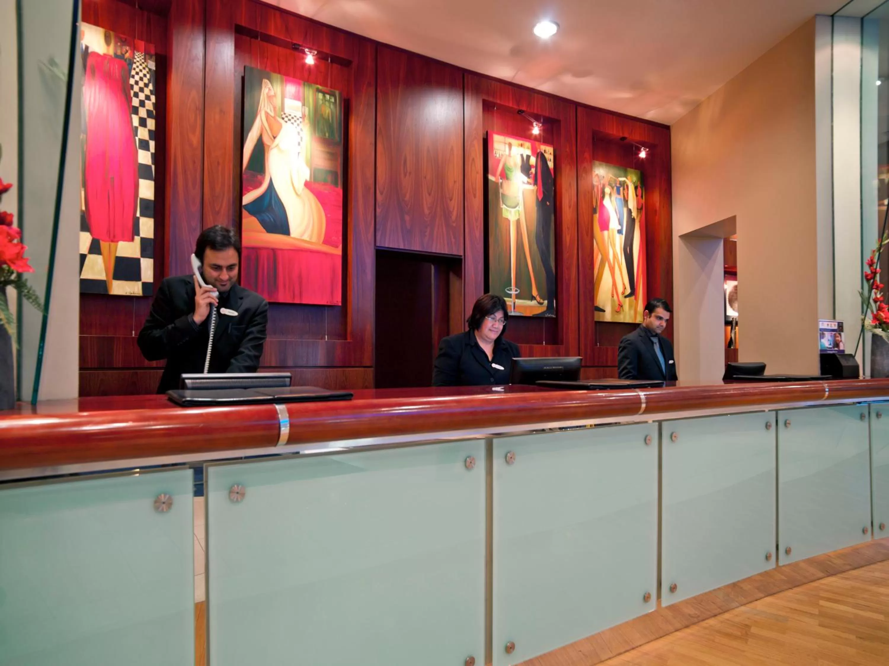 People in James Cook Hotel Grand Chancellor