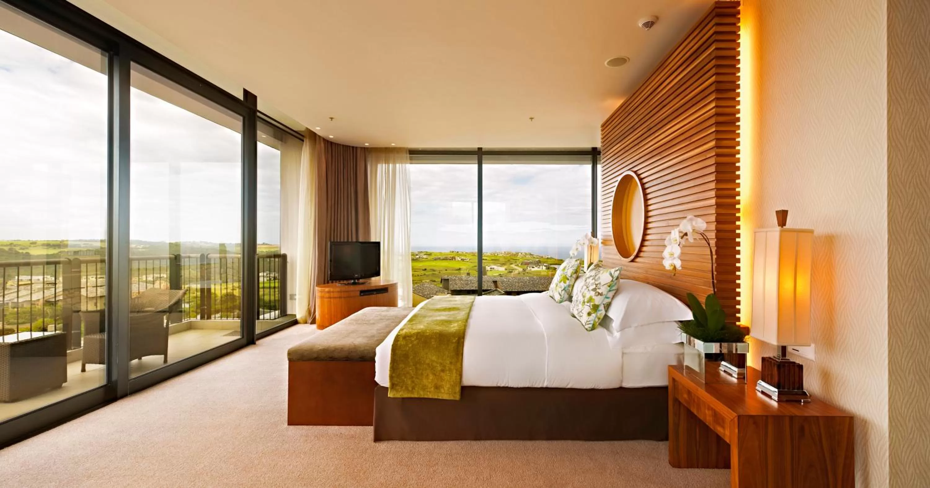 Spring, Bed in Oubaai Hotel Golf & Spa