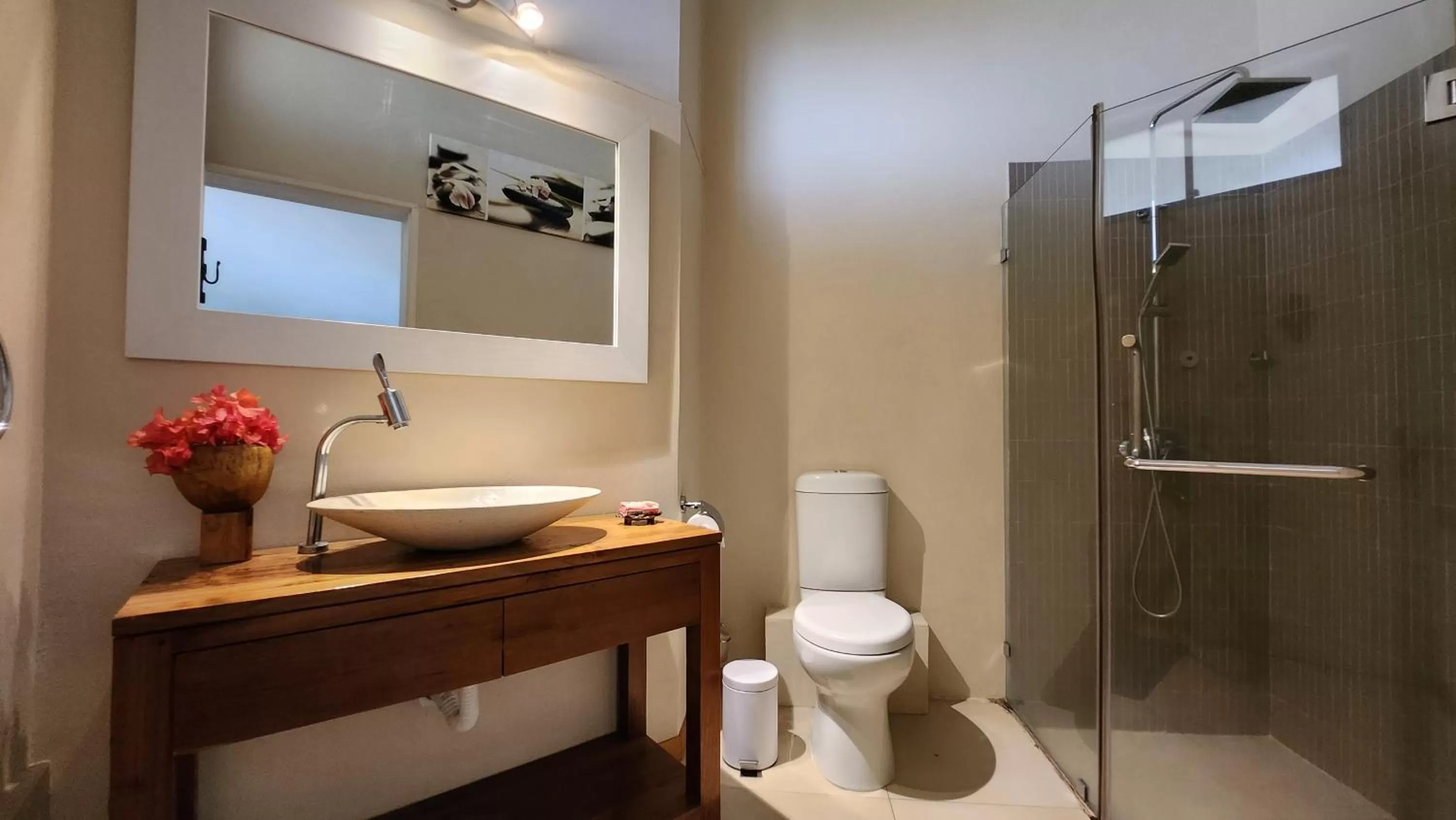 Bathroom in La Maison de la plage