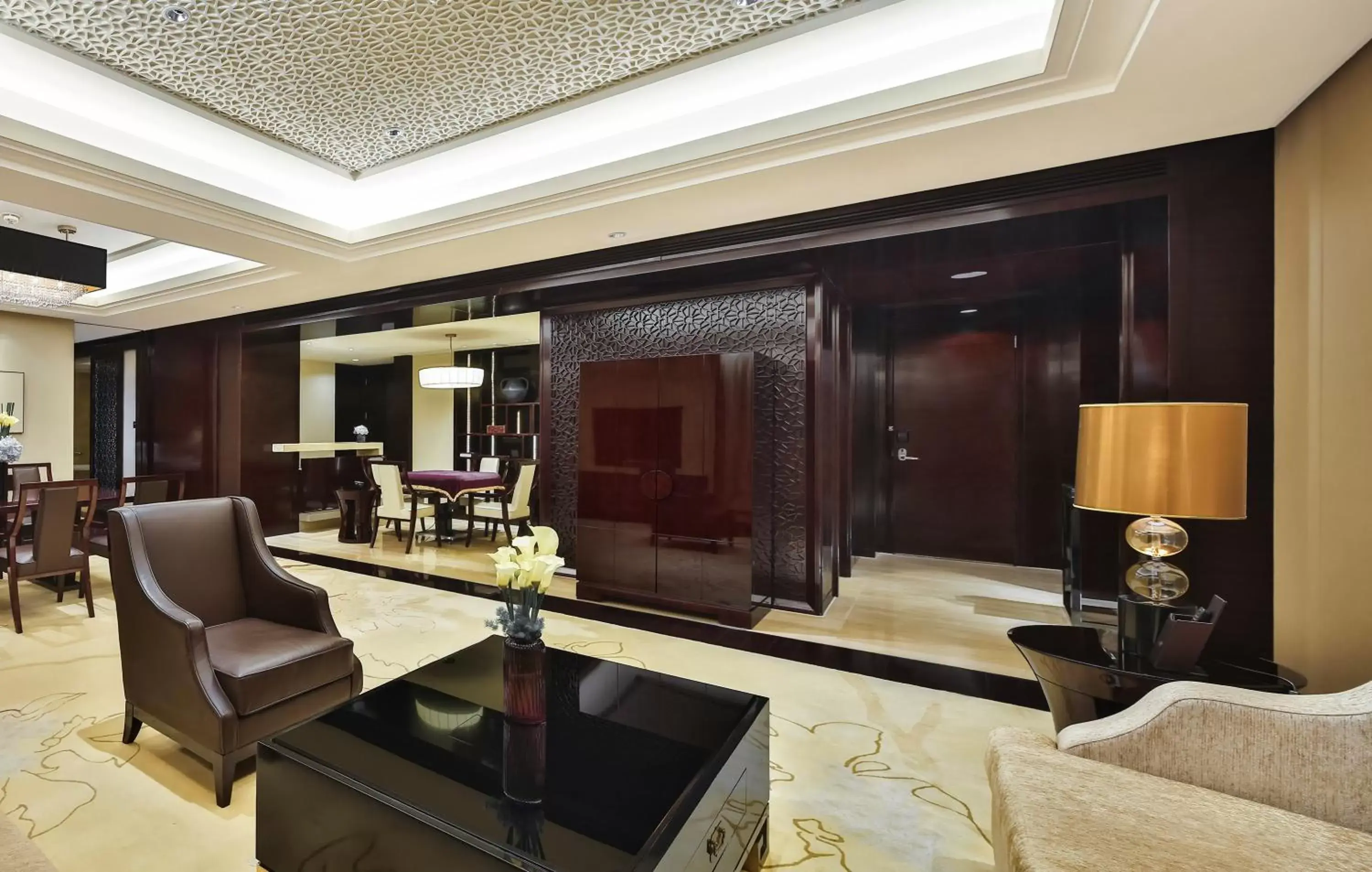 Deluxe Suite Nonsmoking in Crowne Plaza Chengdu Panda Garden, an IHG Hotel Deluxe Suite Nonsmoking in Crowne Plaza Chengdu Panda Garden, an IHG Hotel