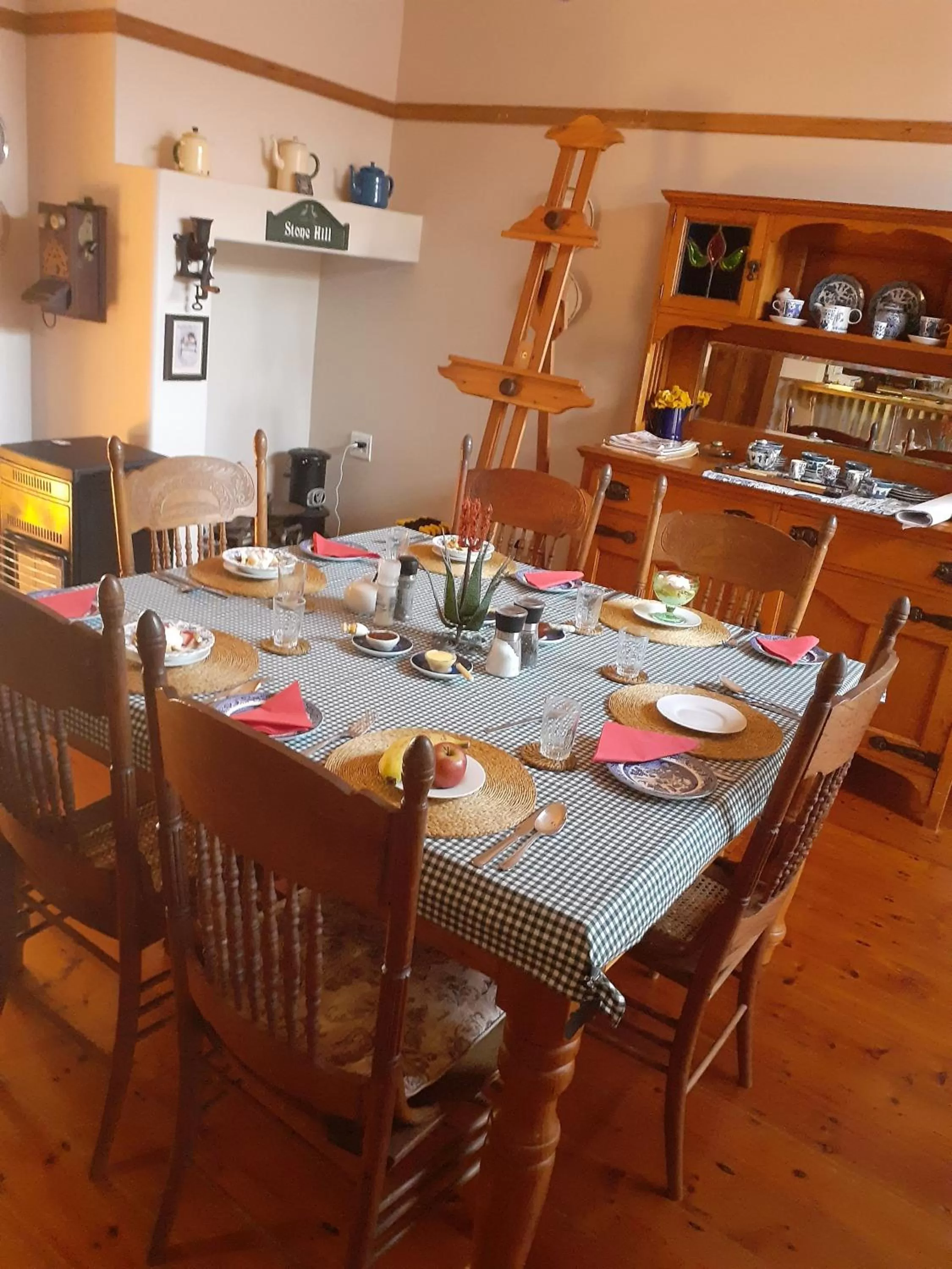 Dining area, Restaurant/Places to Eat in The Farmhouse B&B