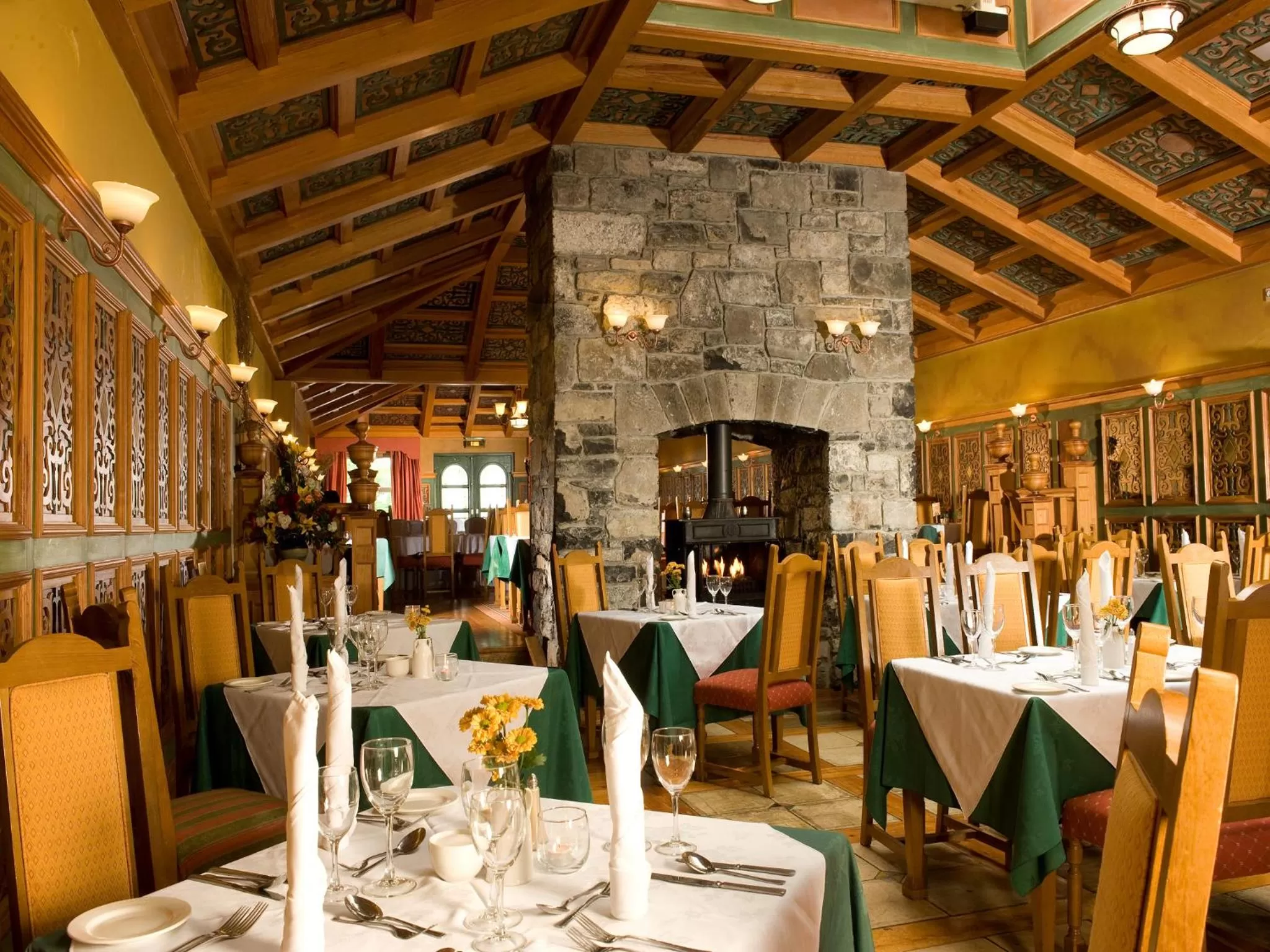 Restaurant/places to eat in Lady Gregory Hotel, Leisure Club & Beauty Rooms