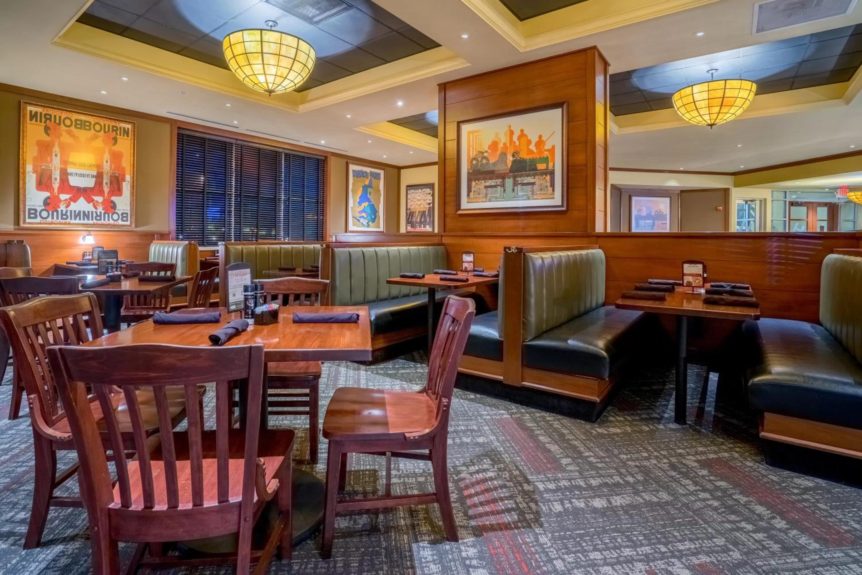 Restaurant/places to eat in Crowne Plaza Dulles Airport by IHG