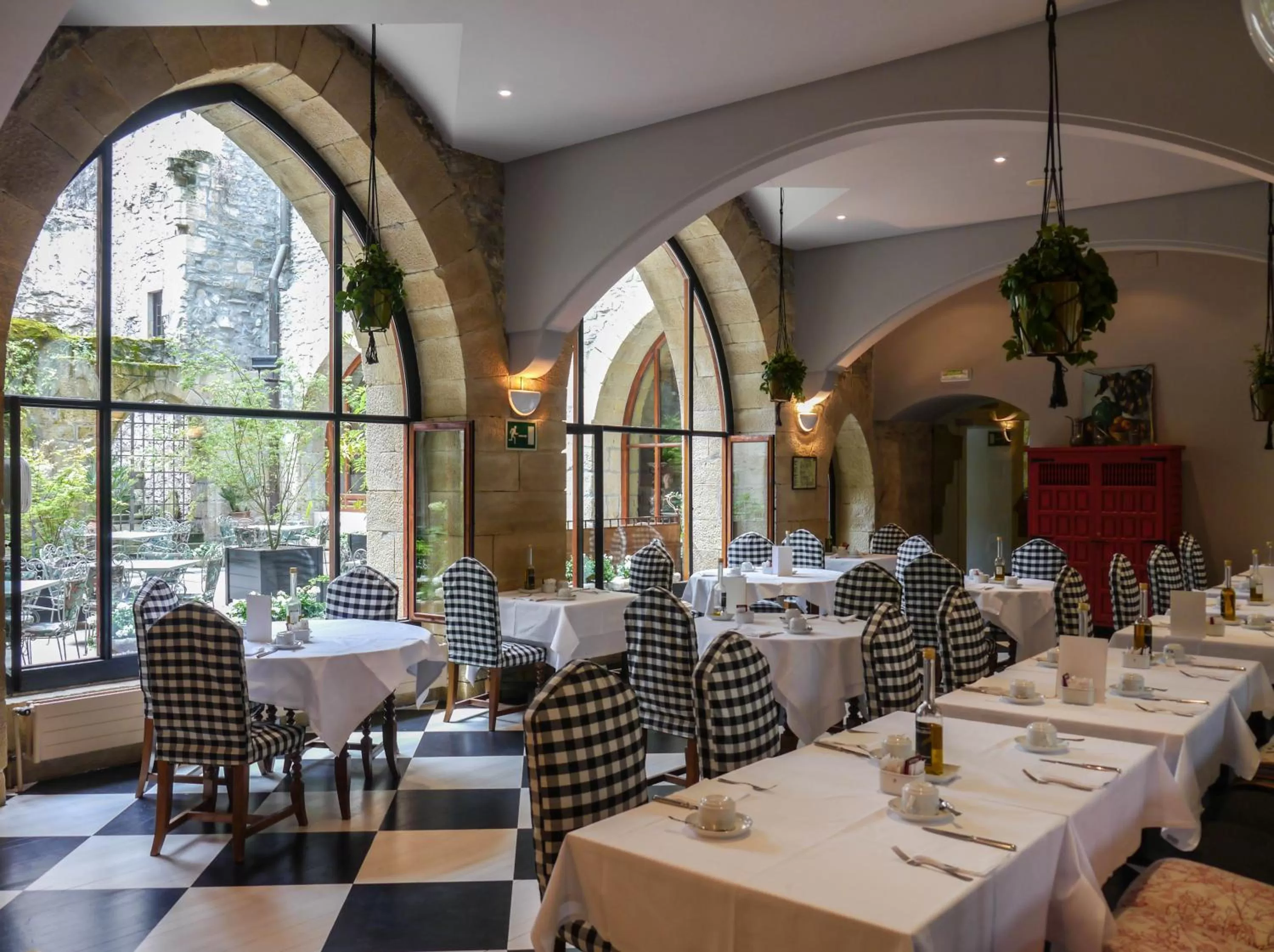 Restaurant/places to eat in Parador de Hondarribia