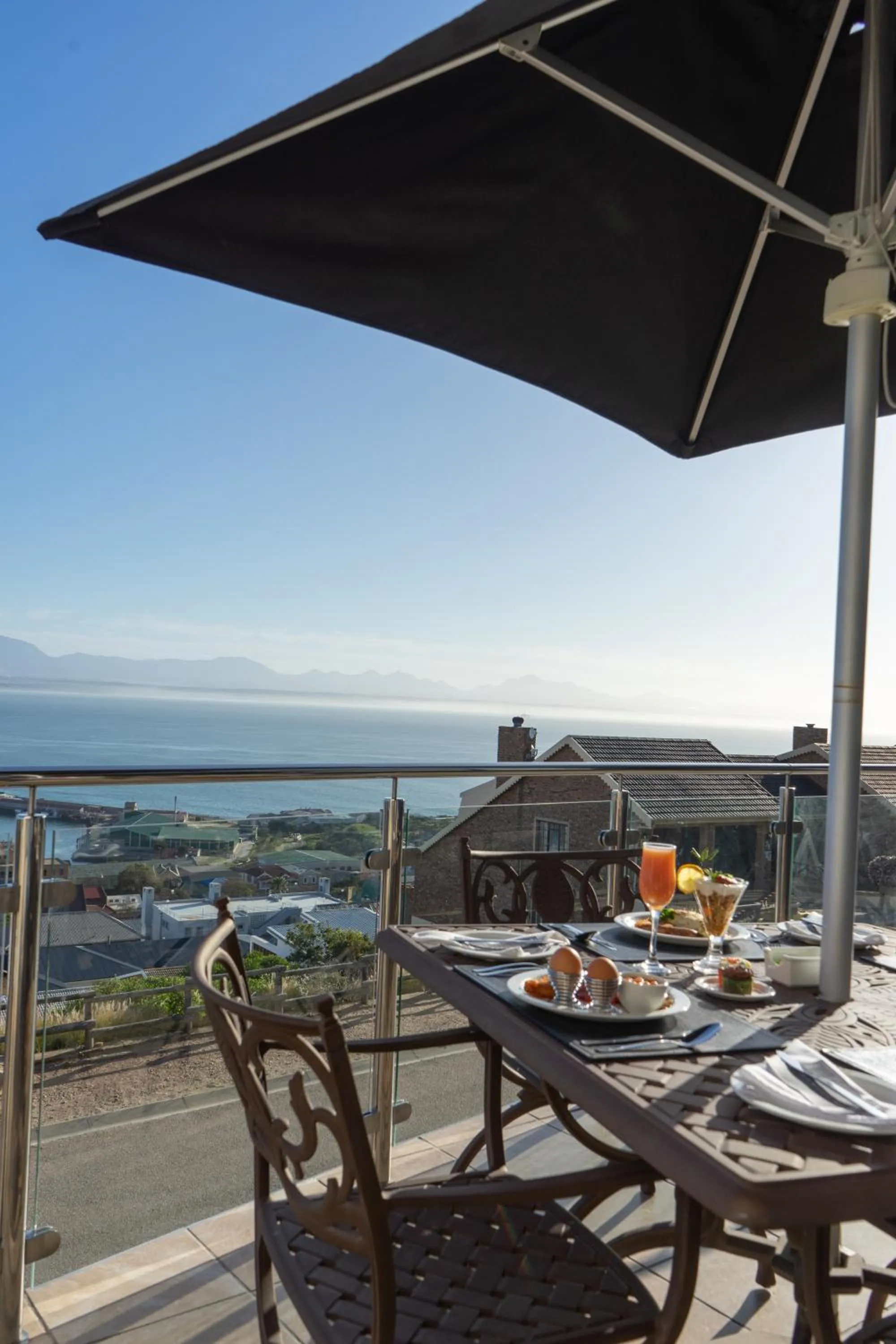Balcony/Terrace in Bar-t-nique Guest House