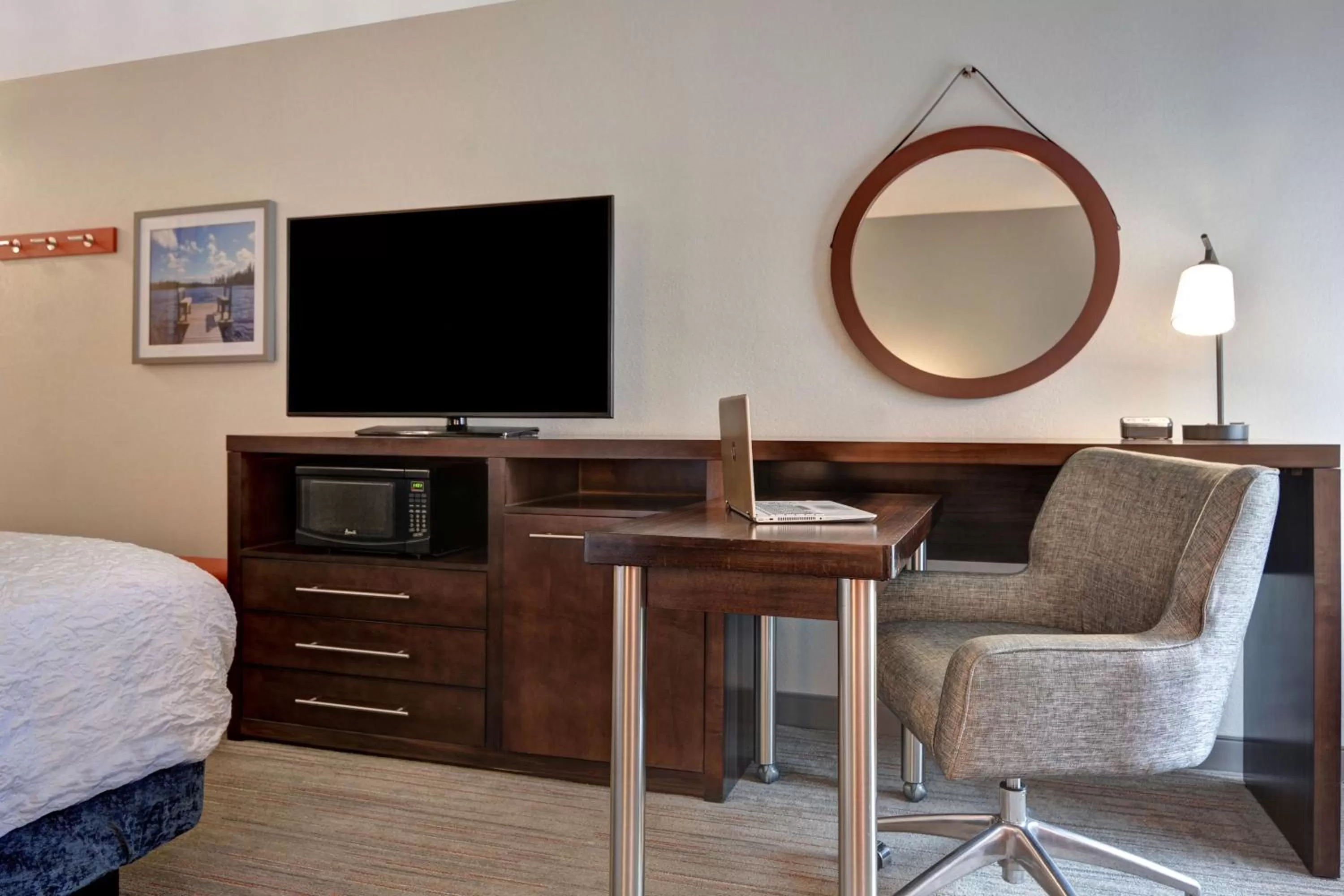 Bedroom, Bed in Hampton Inn Anderson