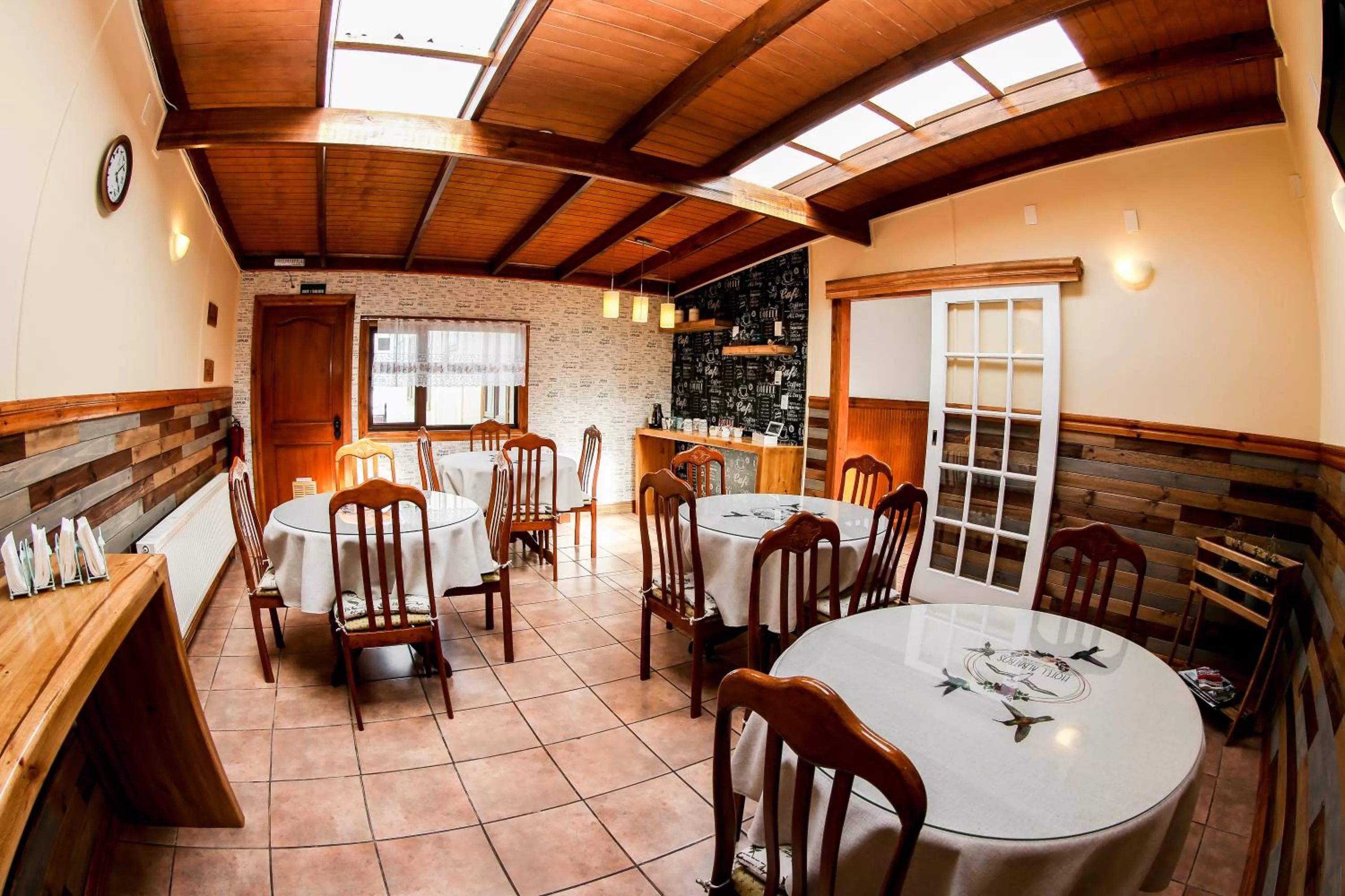 Communal lounge/ TV room in Hotel Albatros