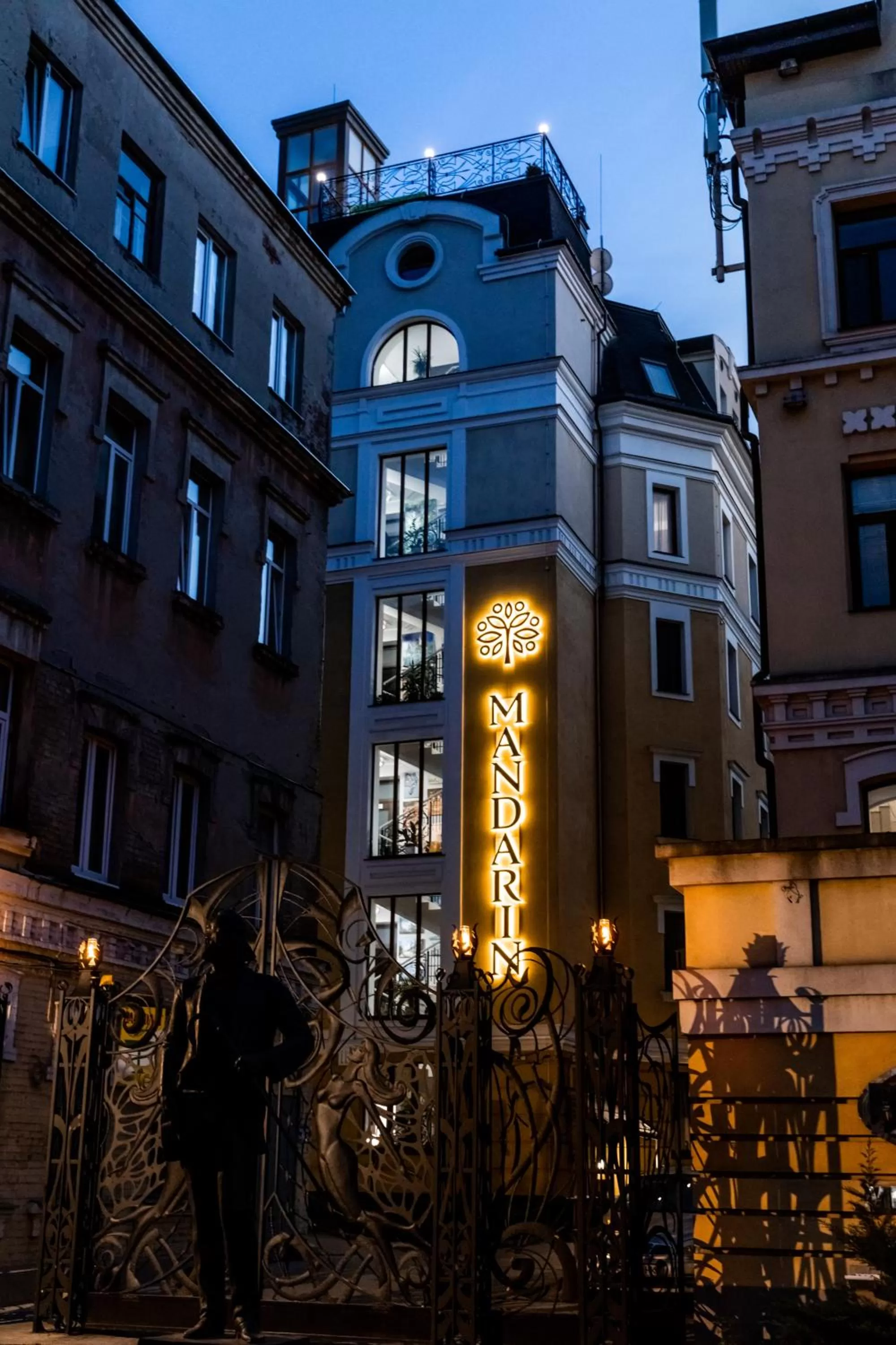 Property building in Hotel "Mandarin Clubhouse"