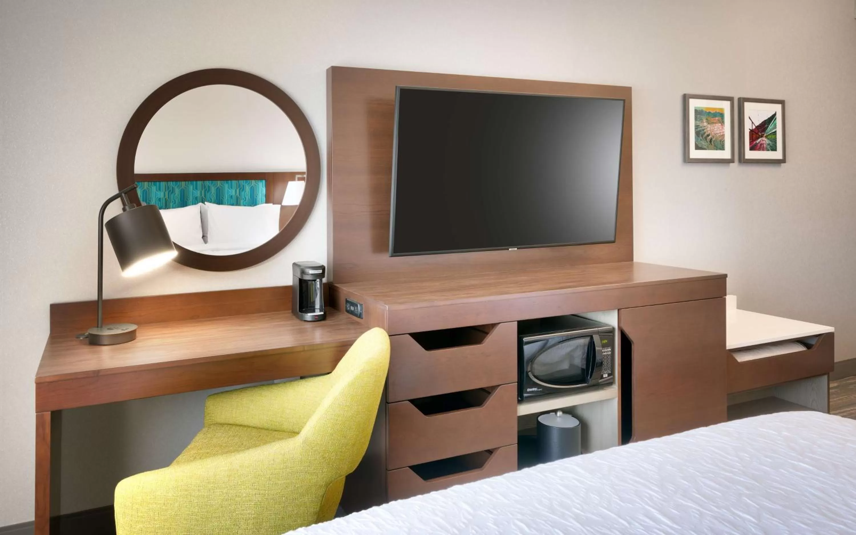 Bedroom, Bed in Hampton Inn Draper Salt Lake City, Ut