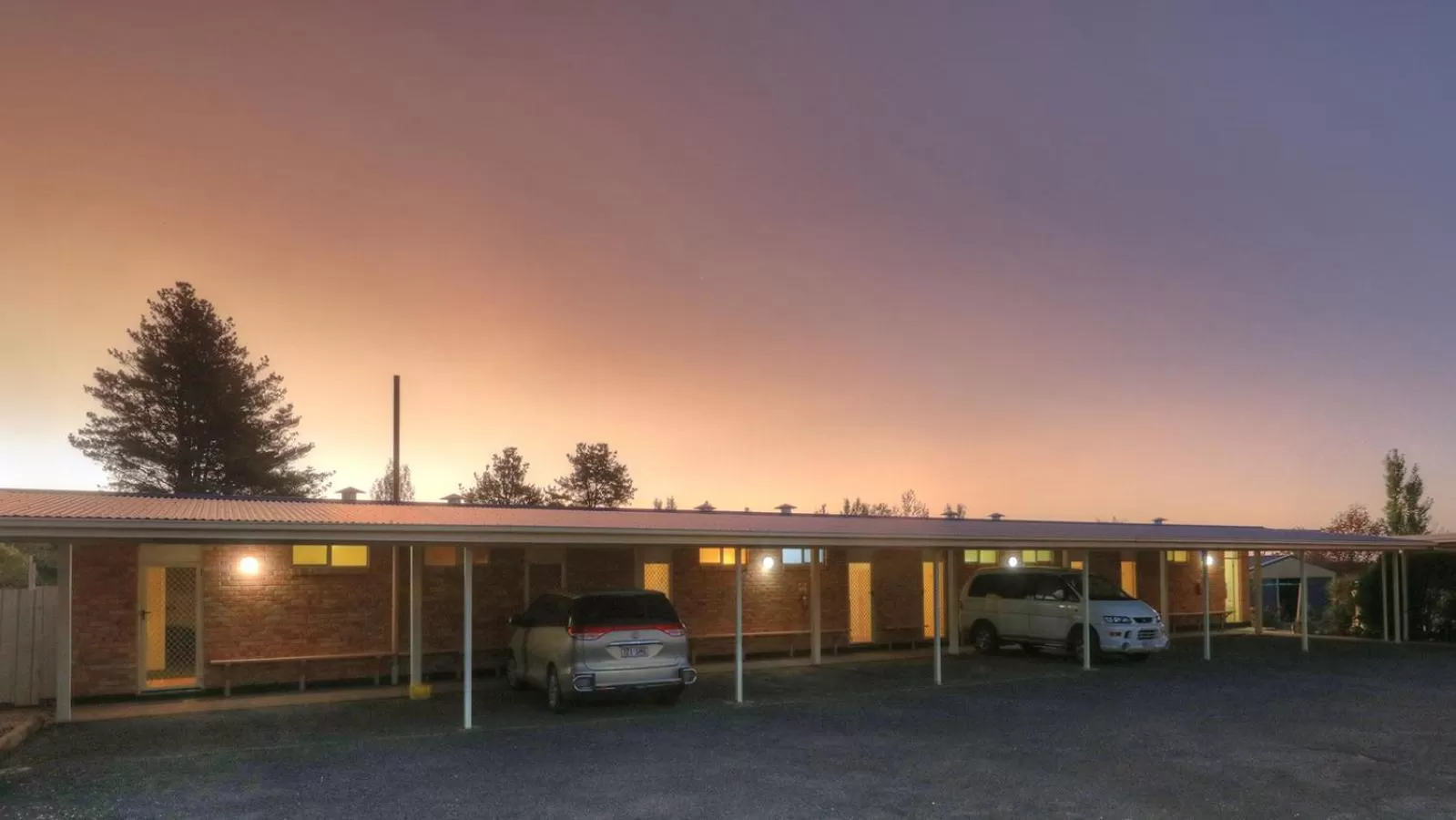 Property building in Glen Innes Motel