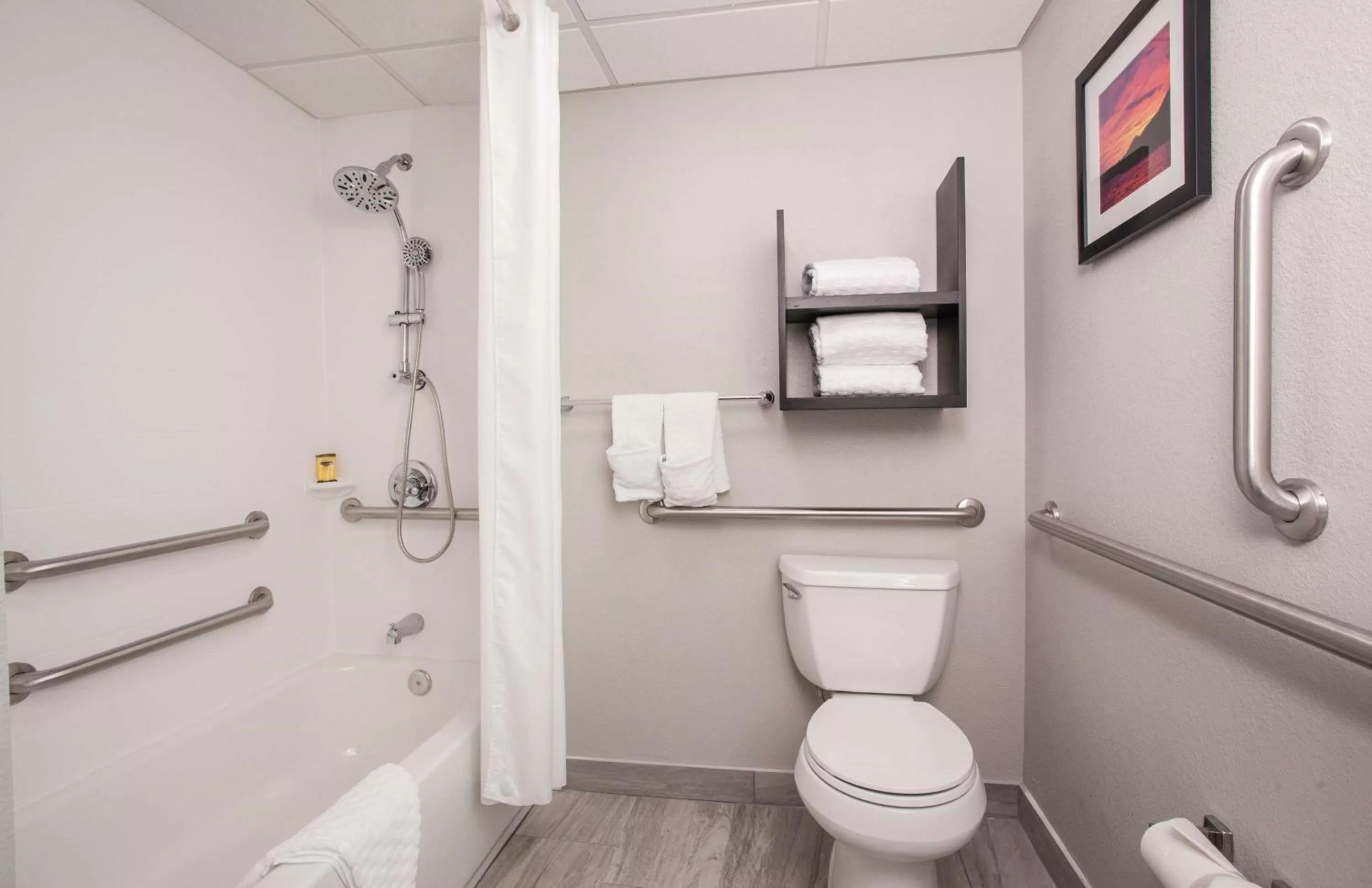 Bathroom in Best Western Plus Sun Canyon