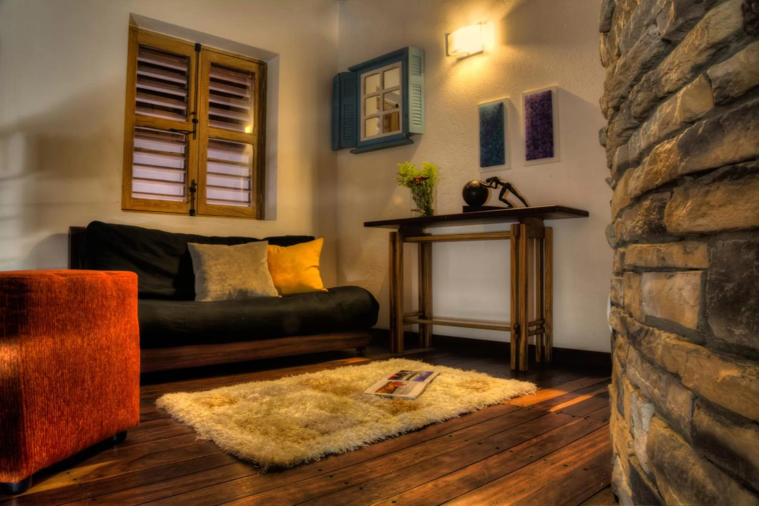 Photo of the whole room, Seating Area in Casa de Leda, a Kali Hotel