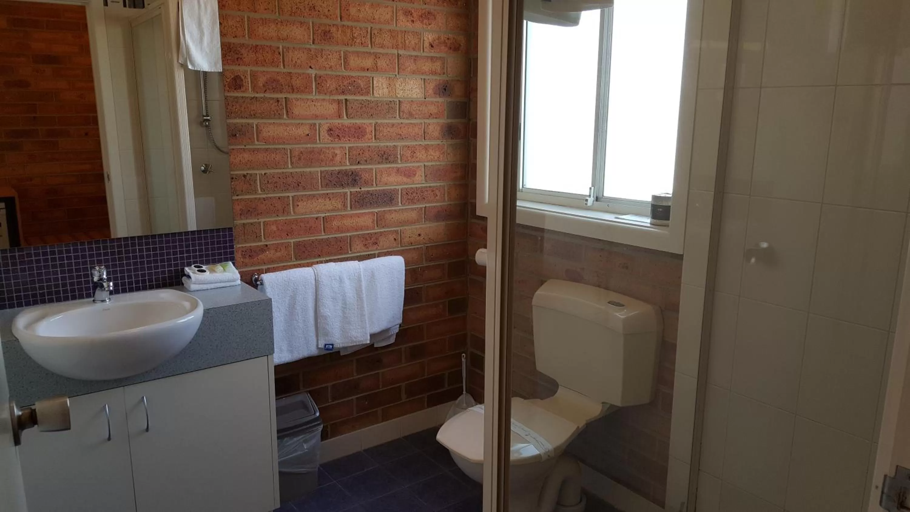 Day in Dandenong Motel