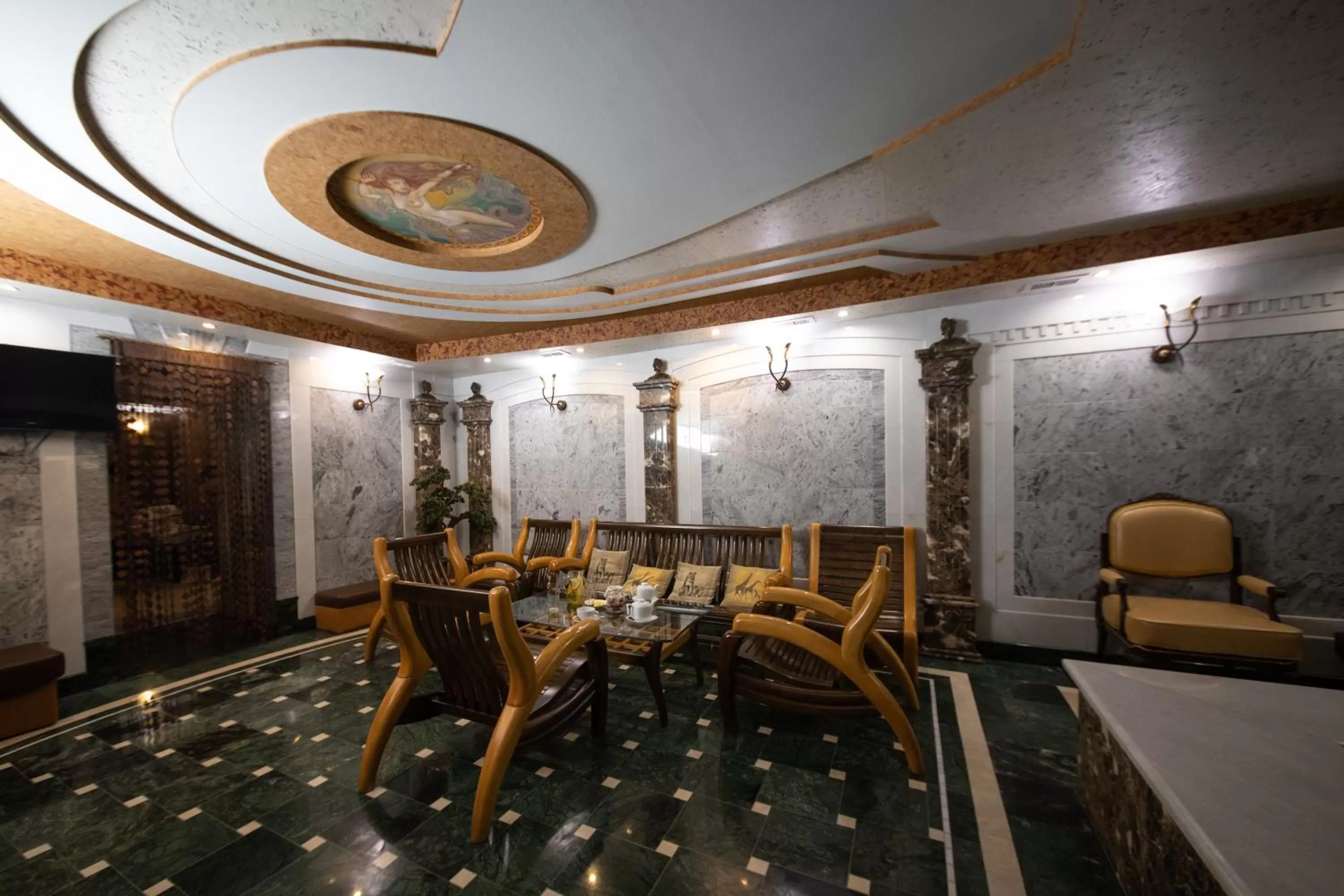 Spa and wellness centre/facilities, Restaurant/Places to Eat in Hotel "Mandarin Clubhouse"