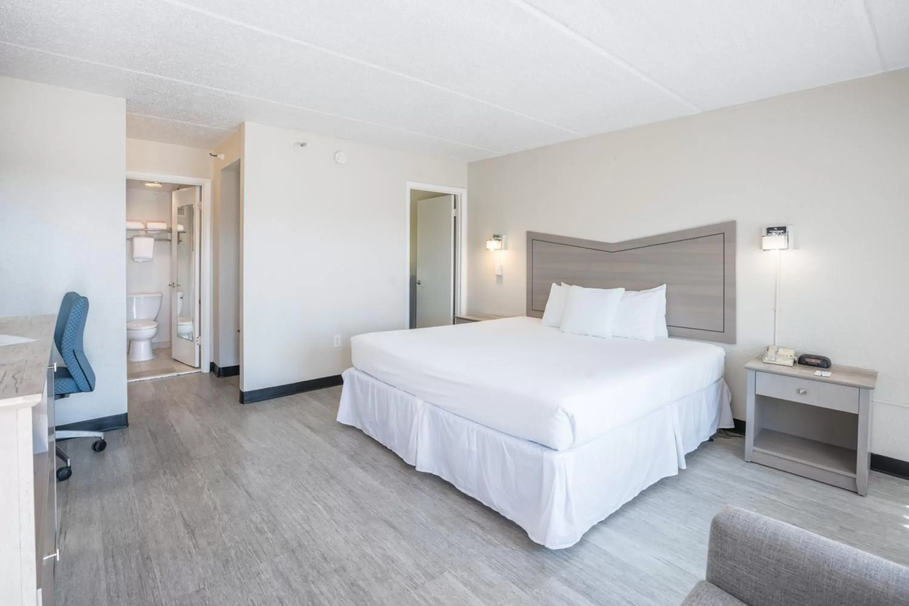 King Suite in Ocean Coast Hotel at the Beach Amelia Island King Suite in Ocean Coast Hotel at the Beach Amelia Island