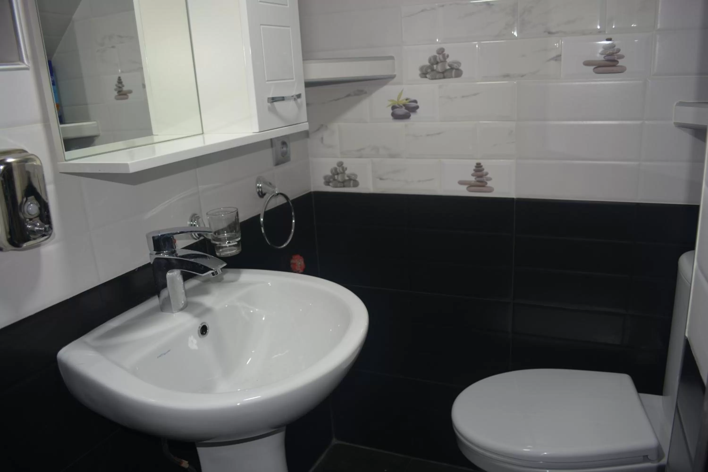 Shower, Bathroom in Golden Way