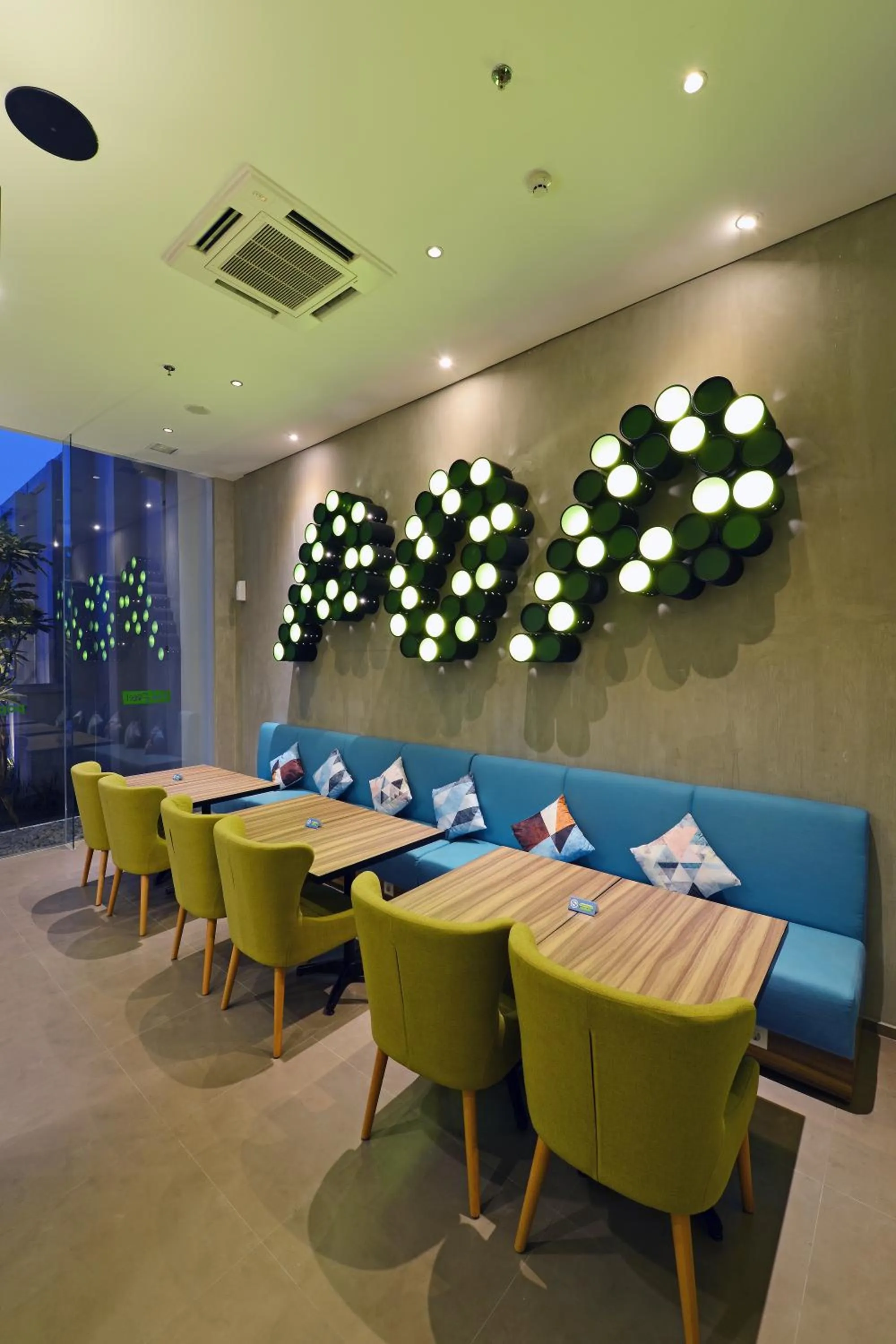 Restaurant/places to eat in POP! Hotel Pasar Baru Jakarta