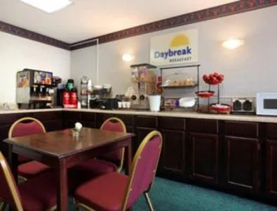 Restaurant/places to eat in Days Inn by Wyndham Dillon