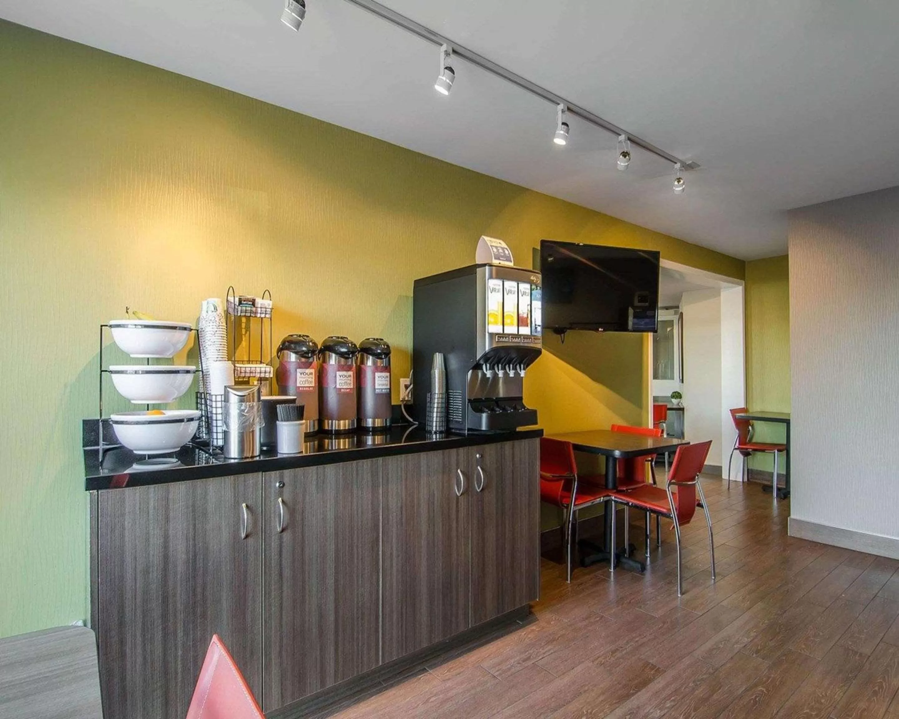 Restaurant/places to eat in Comfort Inn