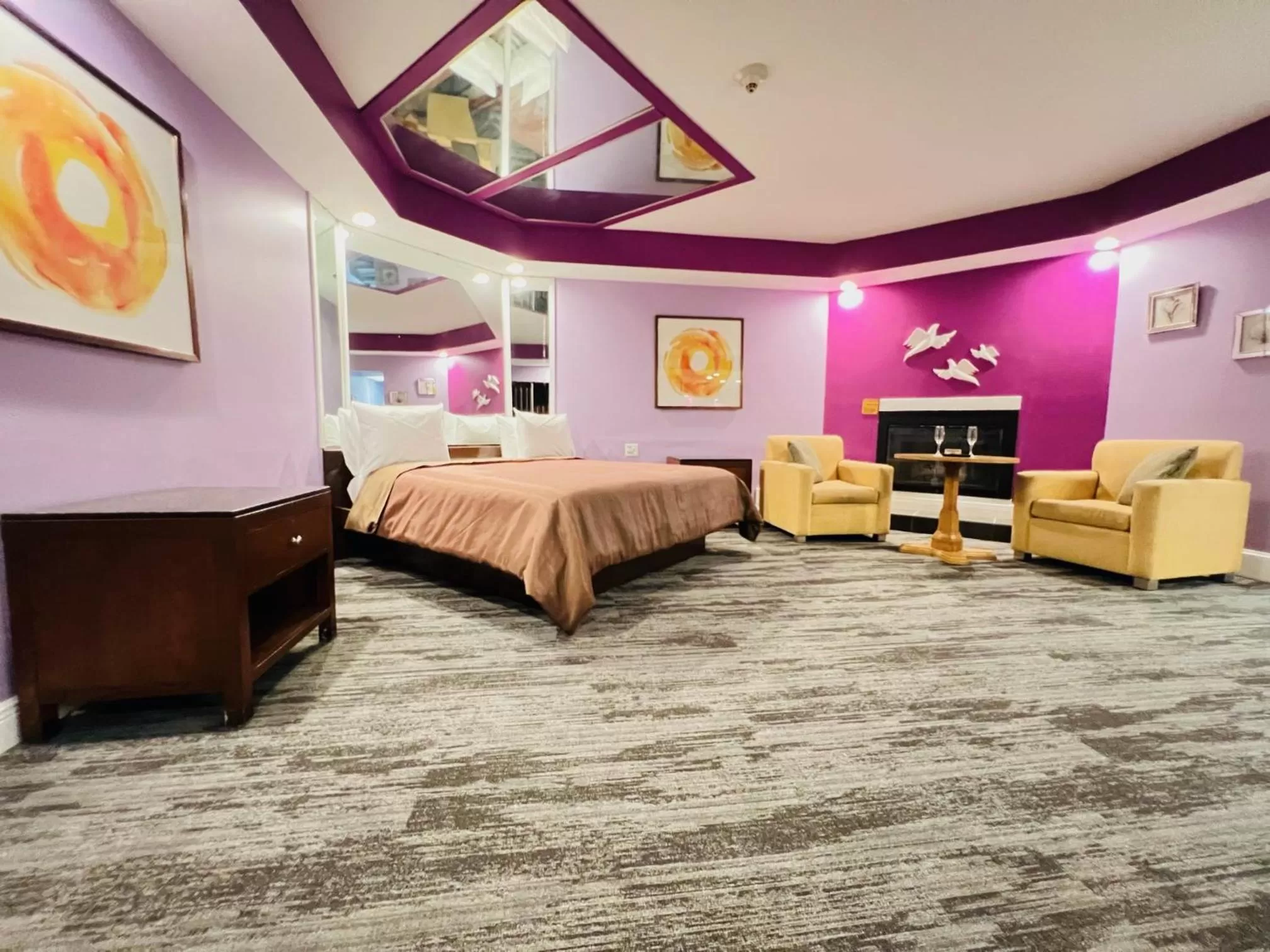 Bed in Inn of the Dove Harrisburg-Hershey Romantic Suites