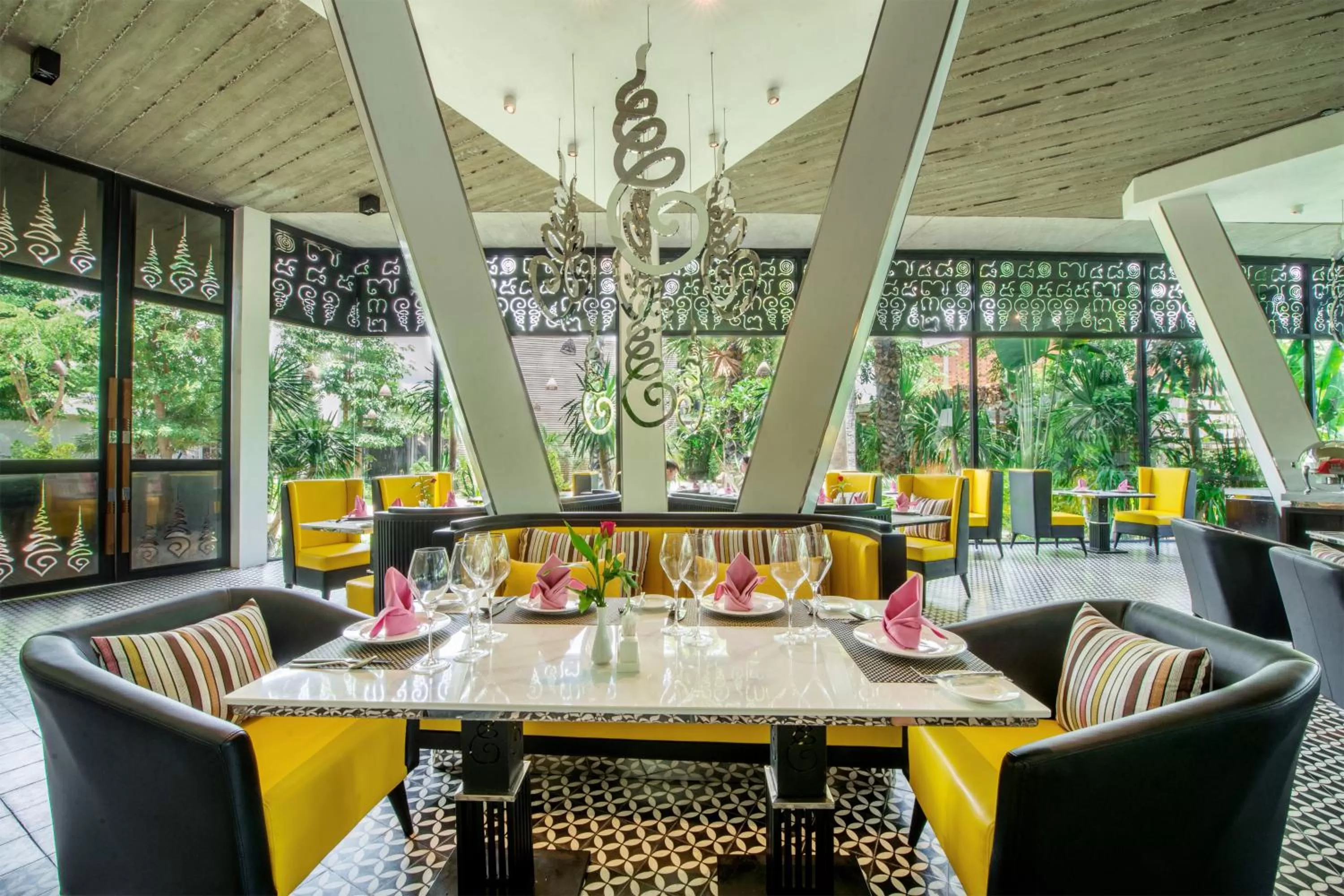 Food and drinks in The Villa by Metta