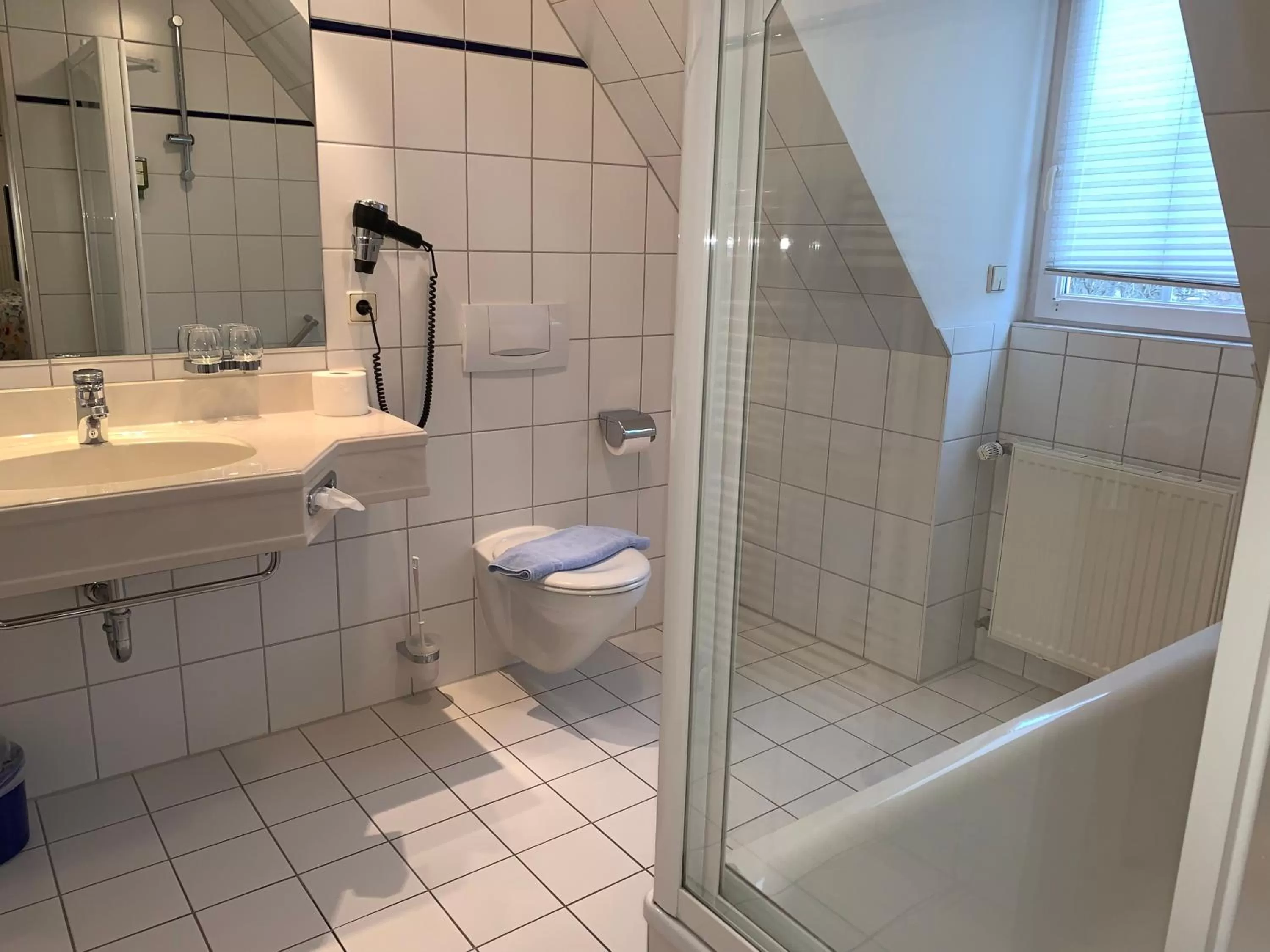 Bathroom in Hotel-Restaurant Schwanen