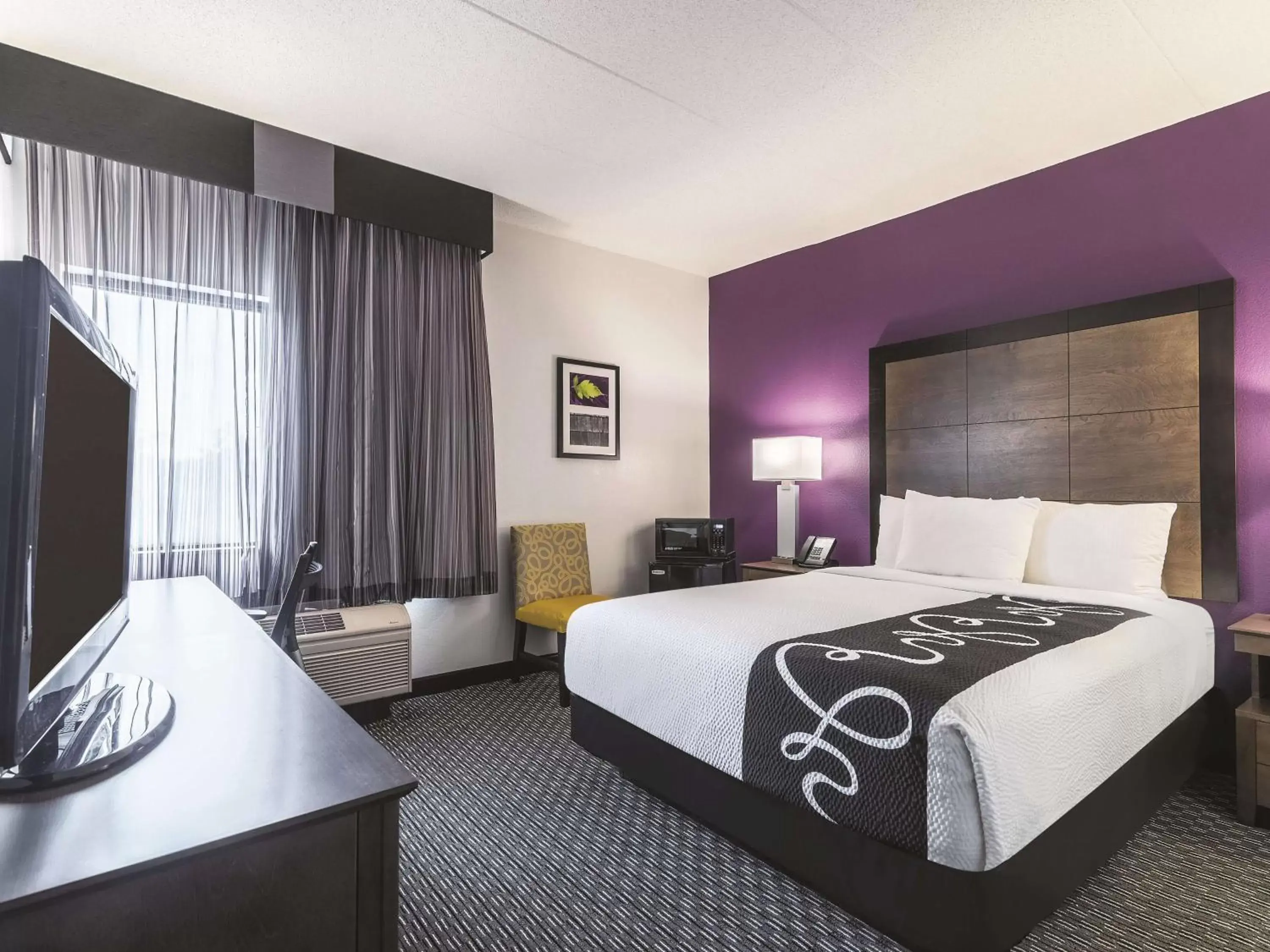 Standard Queen Room in La Quinta by Wyndham Salem NH Standard Queen Room in La Quinta by Wyndham Salem NH