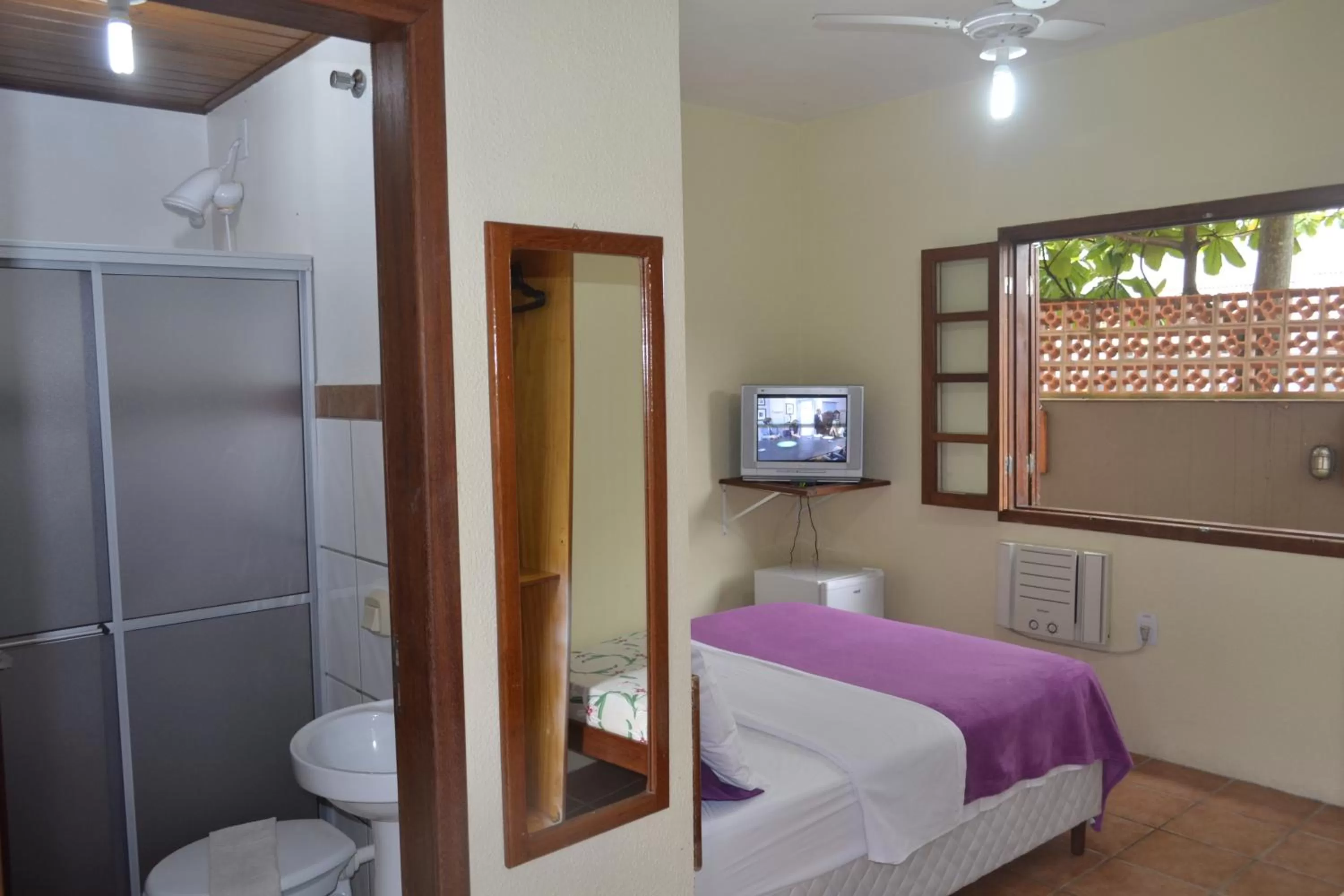 TV/Entertainment Center in Pousada Água da Fonte