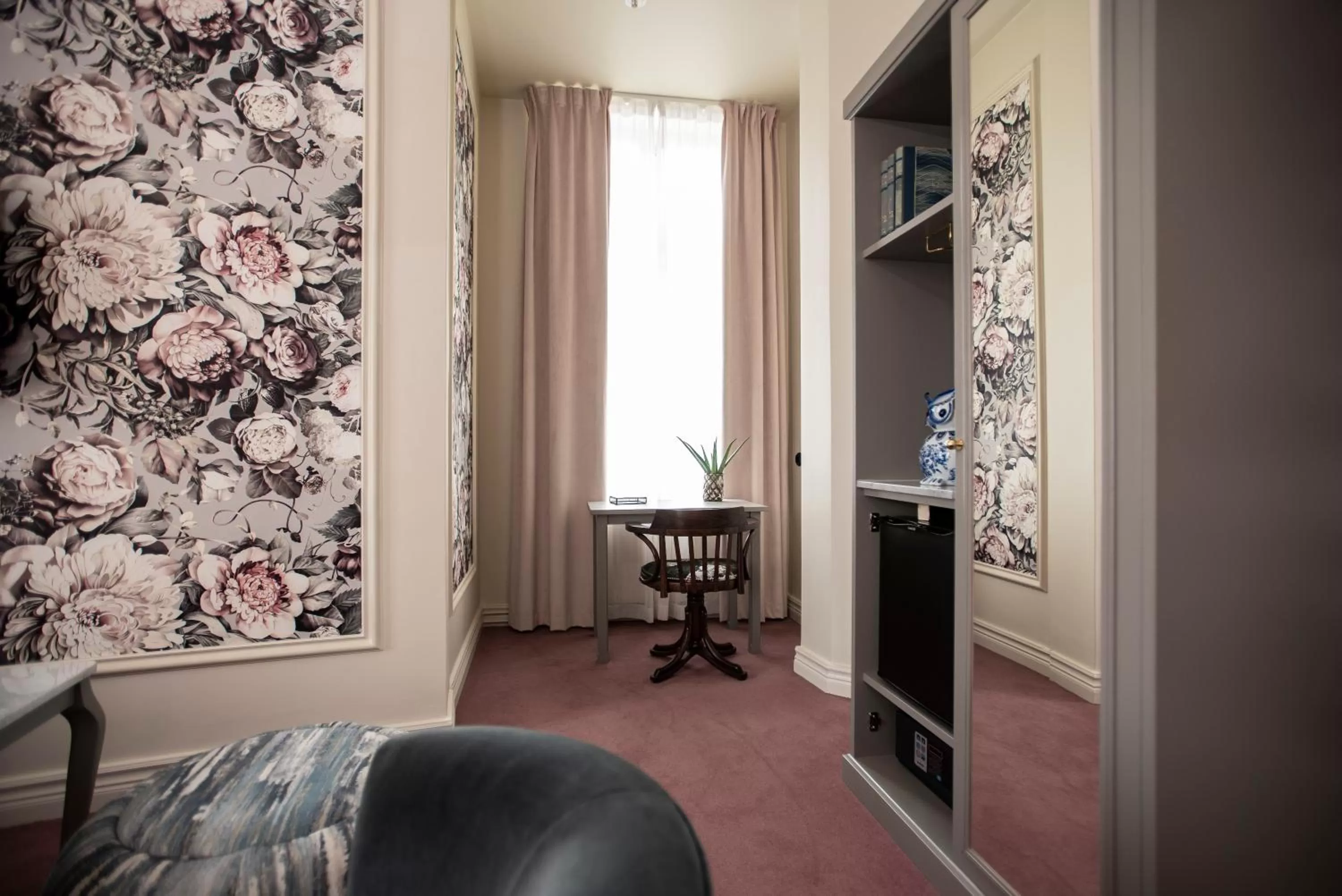 Seating area in The Vault Hotel, WorldHotels Crafted