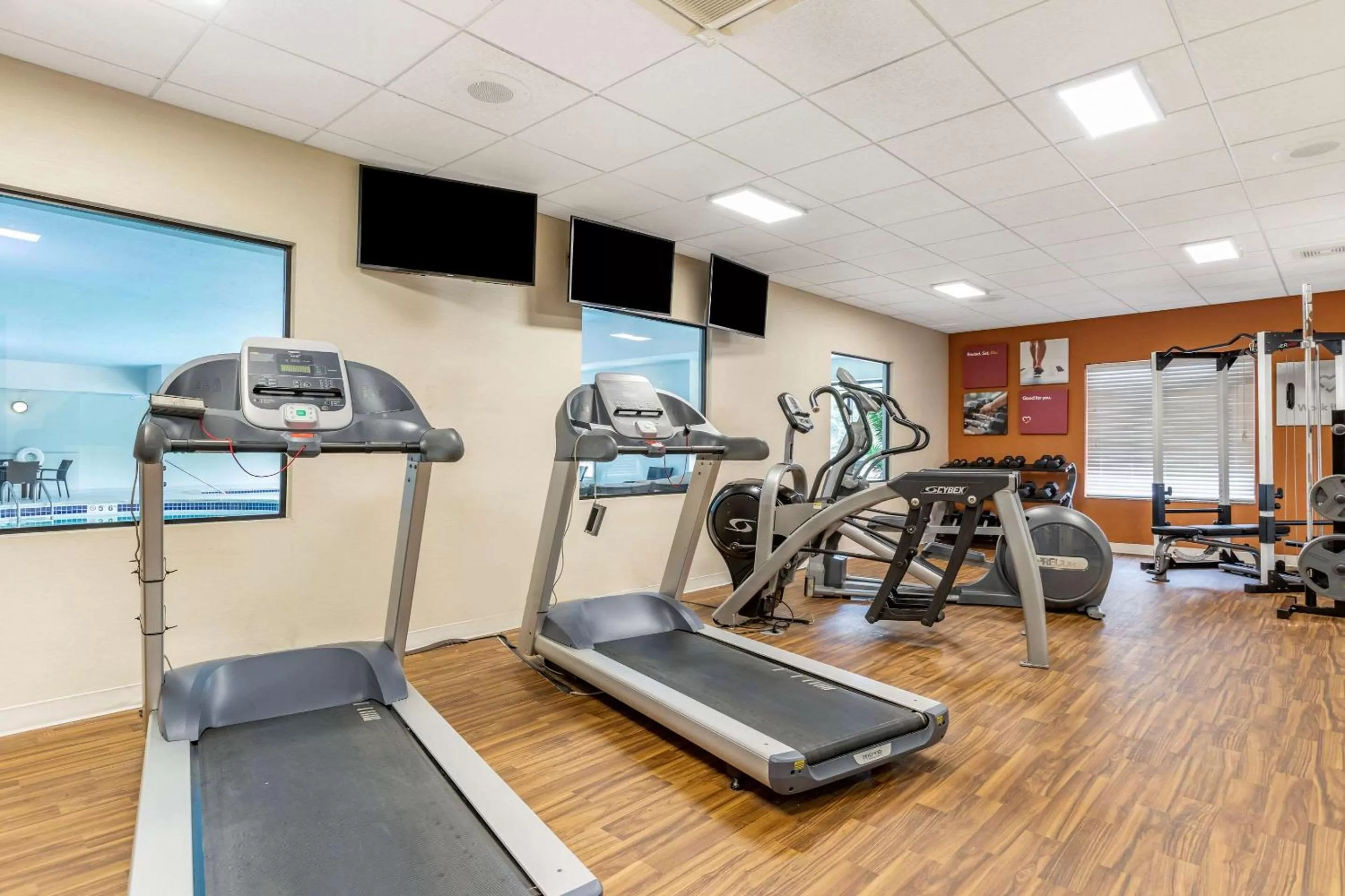 Fitness centre/facilities in Comfort Suites Grand Rapids North
