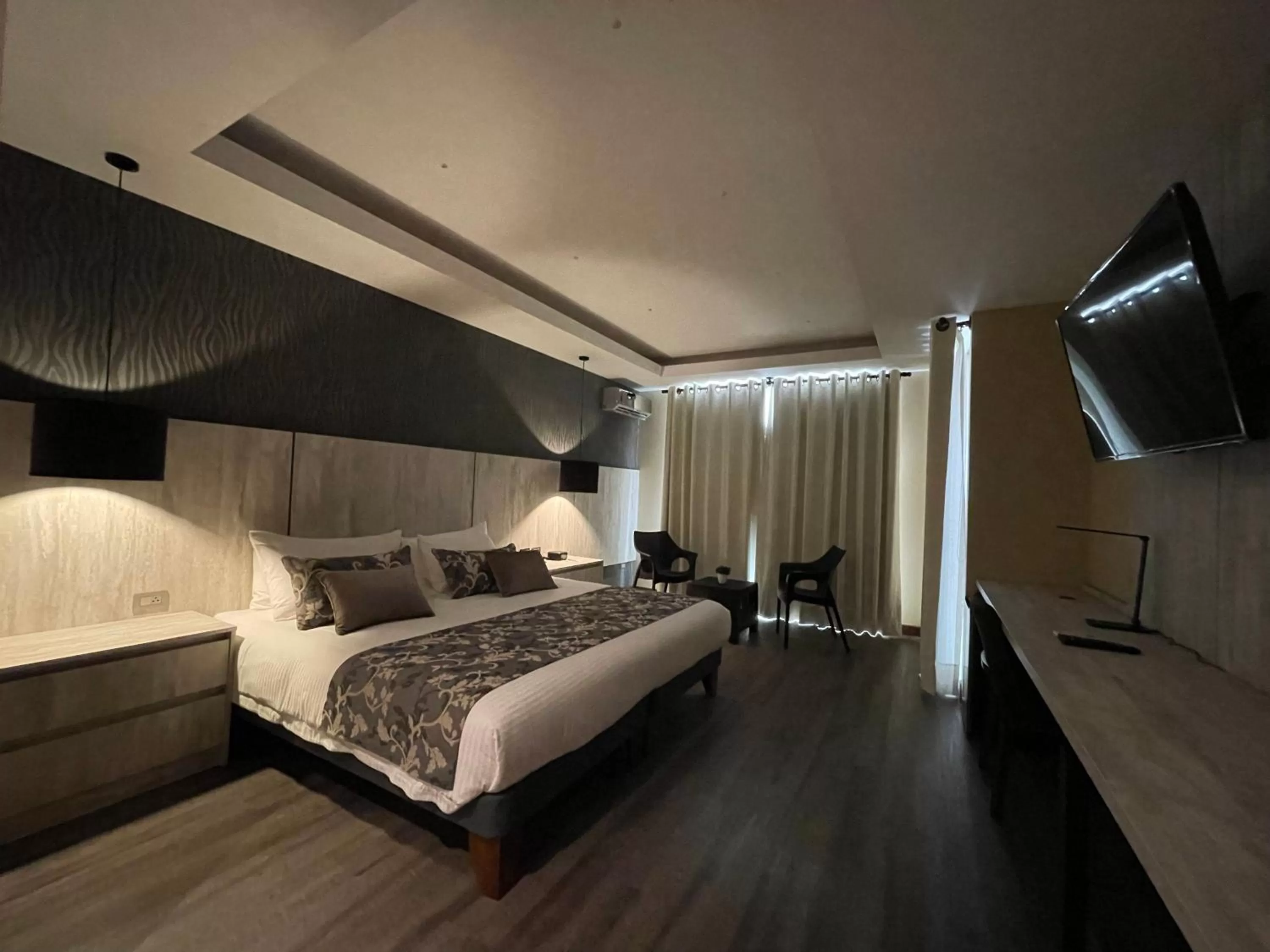 Photo of the whole room, Bed in Hotel Catena