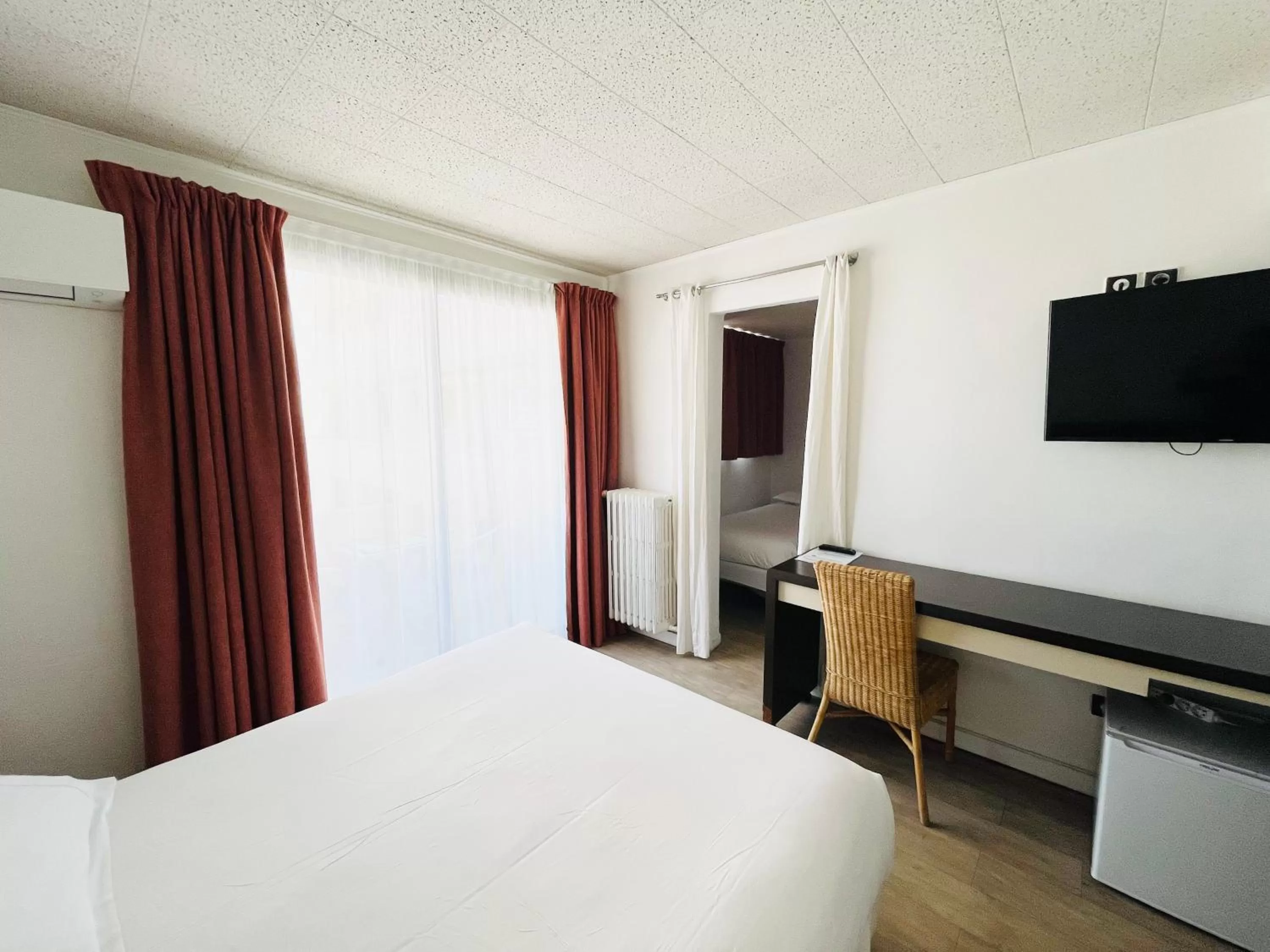 Photo of the whole room, Bed in Brasilia Hôtel