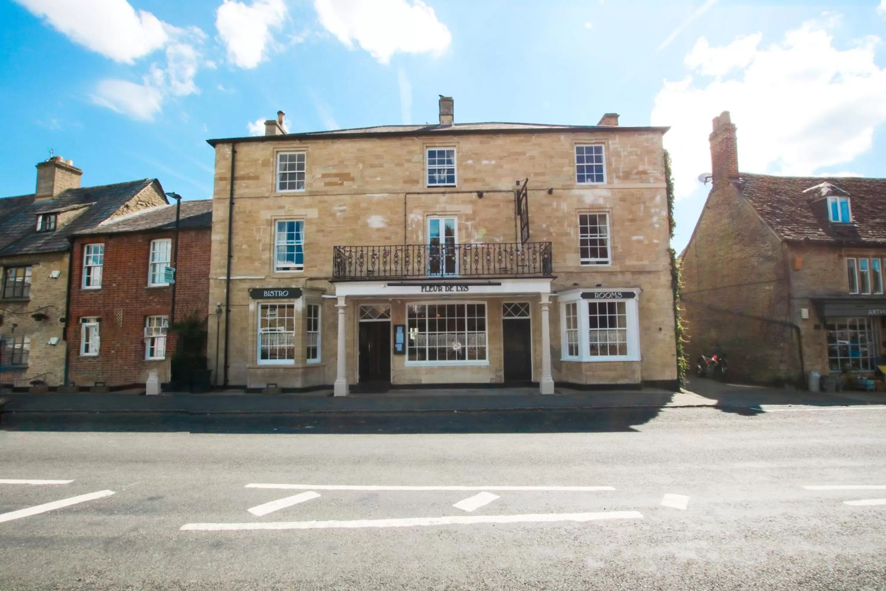 Property building in Fleur de Lys Bampton