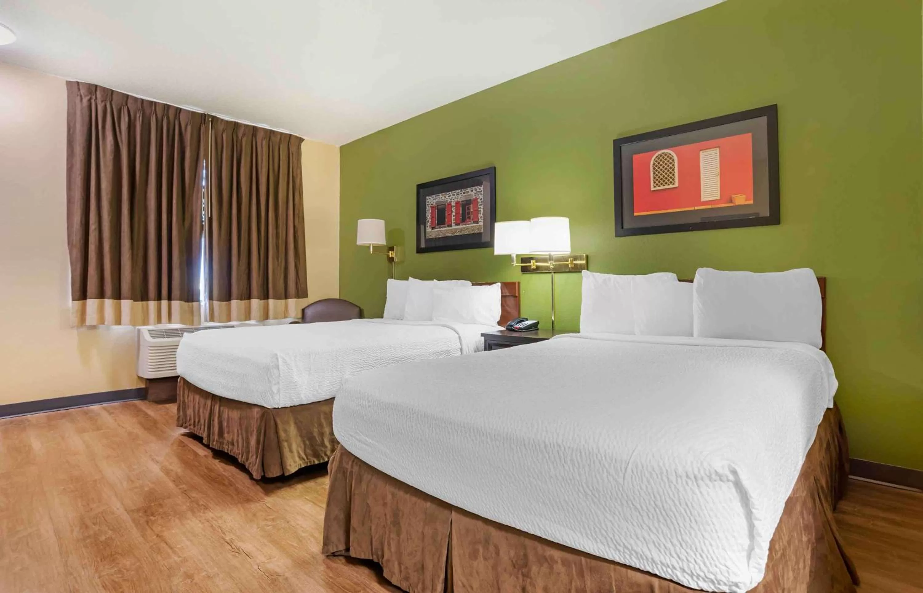 Bedroom, Bed in Extended Stay America Select Suites - Baton Rouge - Citiplace