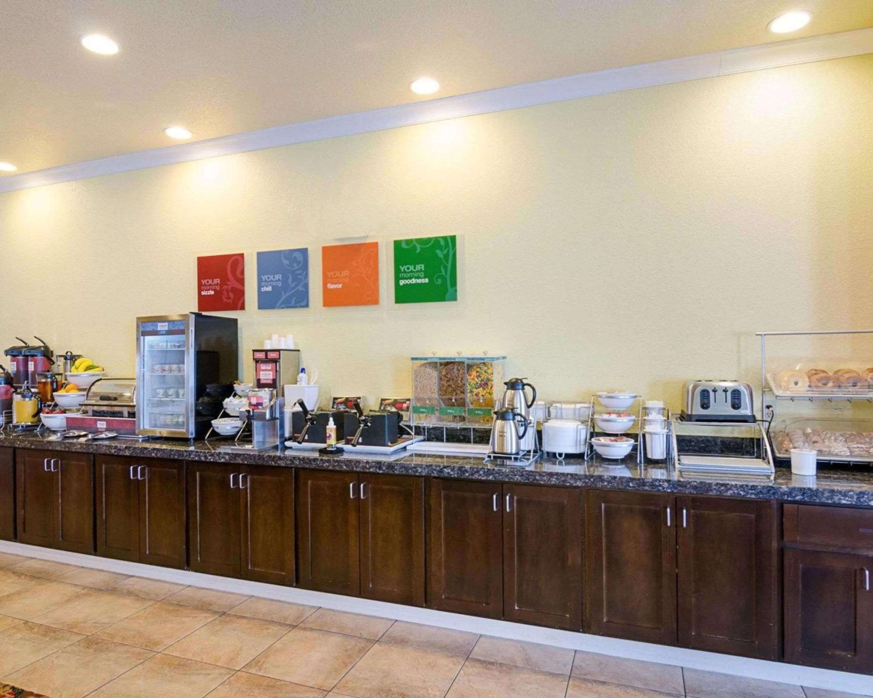 Restaurant/places to eat in Comfort Inn & Suites Orange - Montpelier