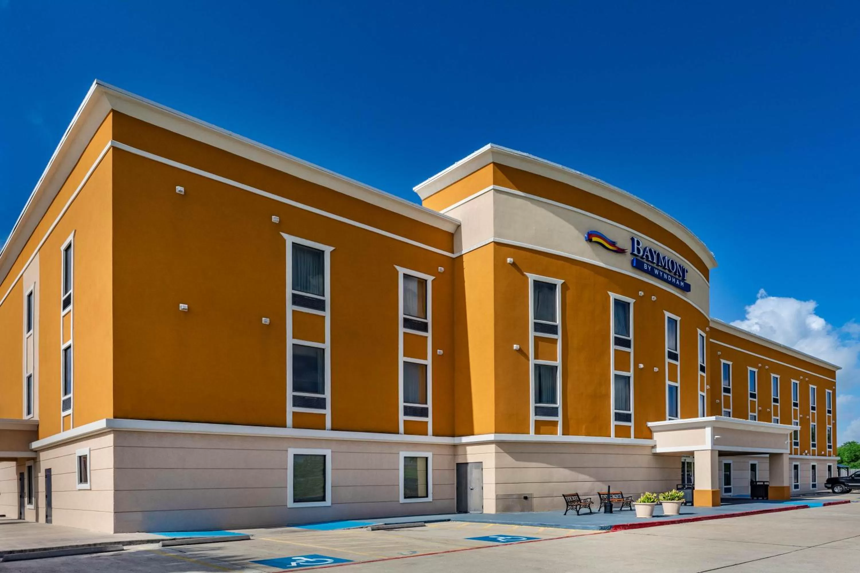 Property building in Baymont by Wyndham Victoria